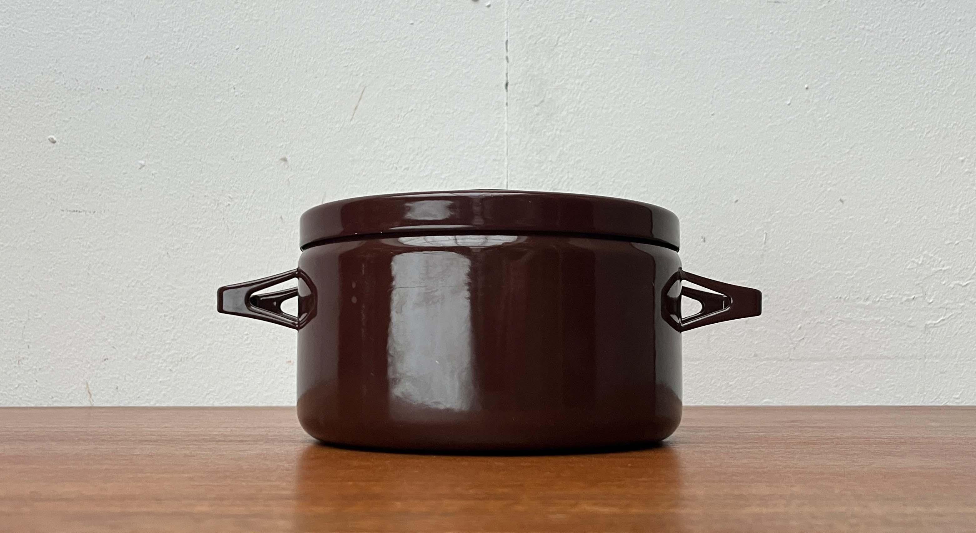 Moderner brauner minimalistischer Emailletopf Seppo Mallat Finel Finnland 1960er Jahre im Angebot 13