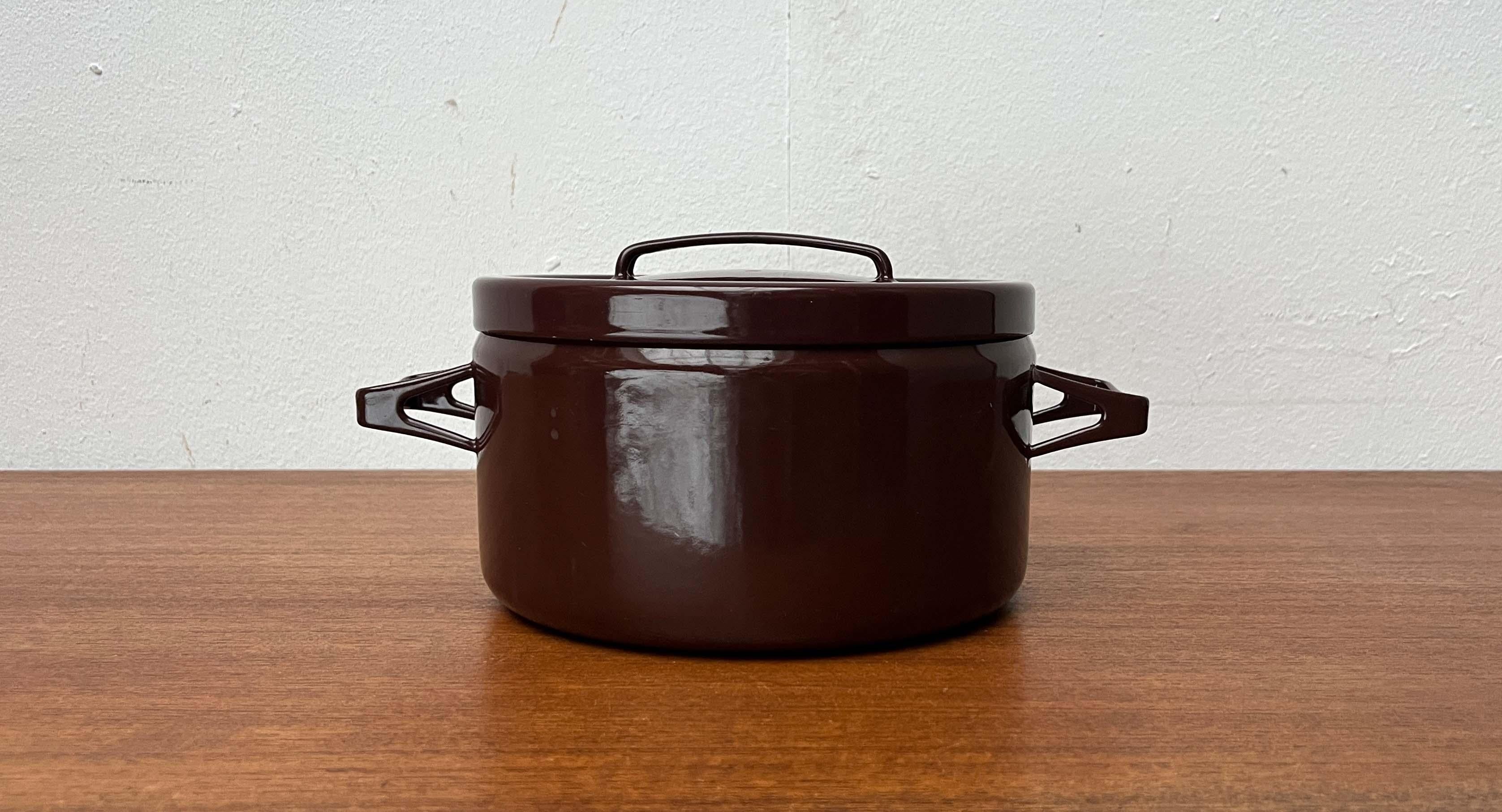 Moderner brauner minimalistischer Emailletopf Seppo Mallat Finel Finnland 1960er Jahre (Moderne der Mitte des Jahrhunderts) im Angebot