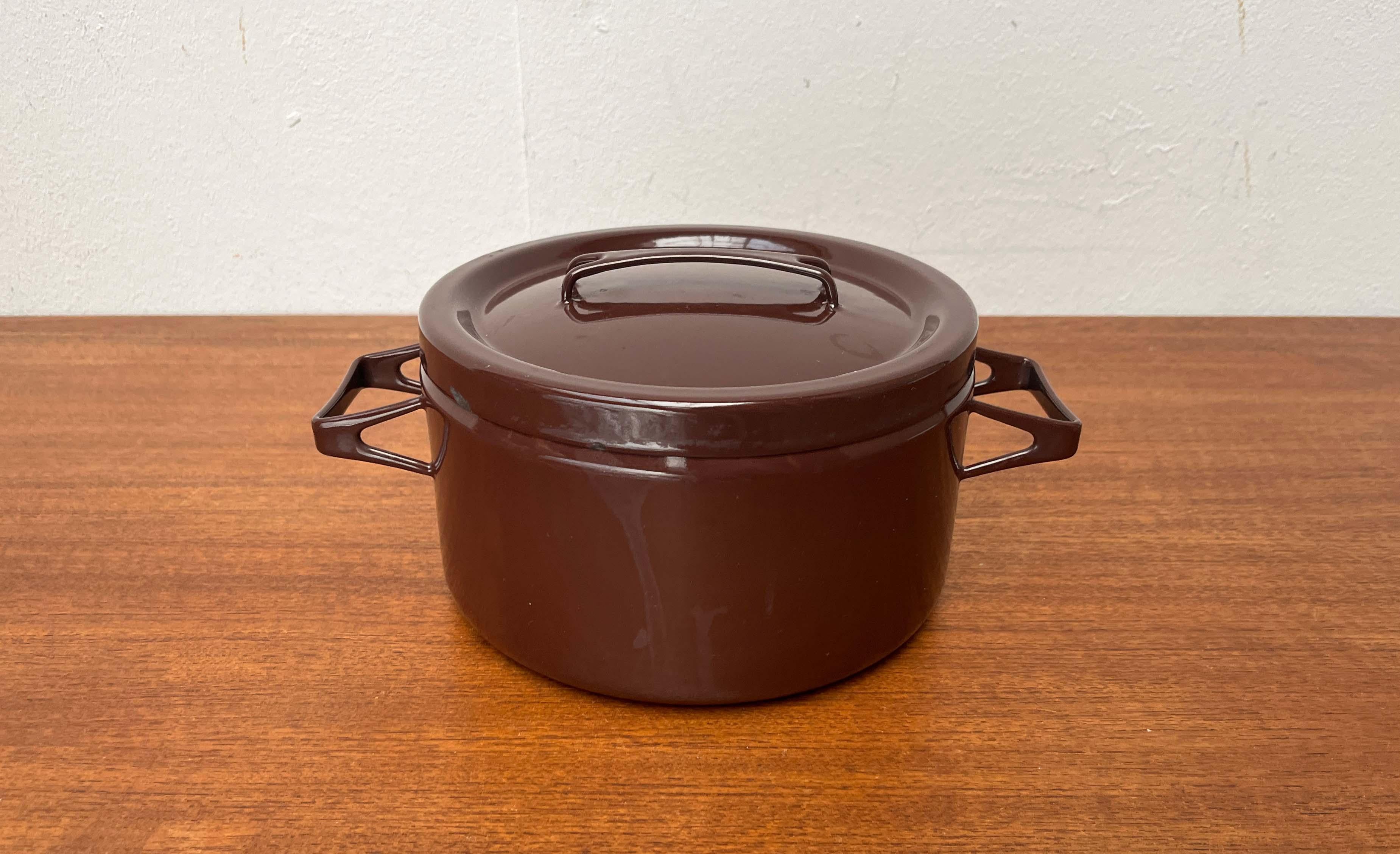 Mid-Century Modern Brown Minimalist Enamel Pot Seppo Mallat Finel Finland 1960s im Zustand „Gut“ im Angebot in Hamburg, DE