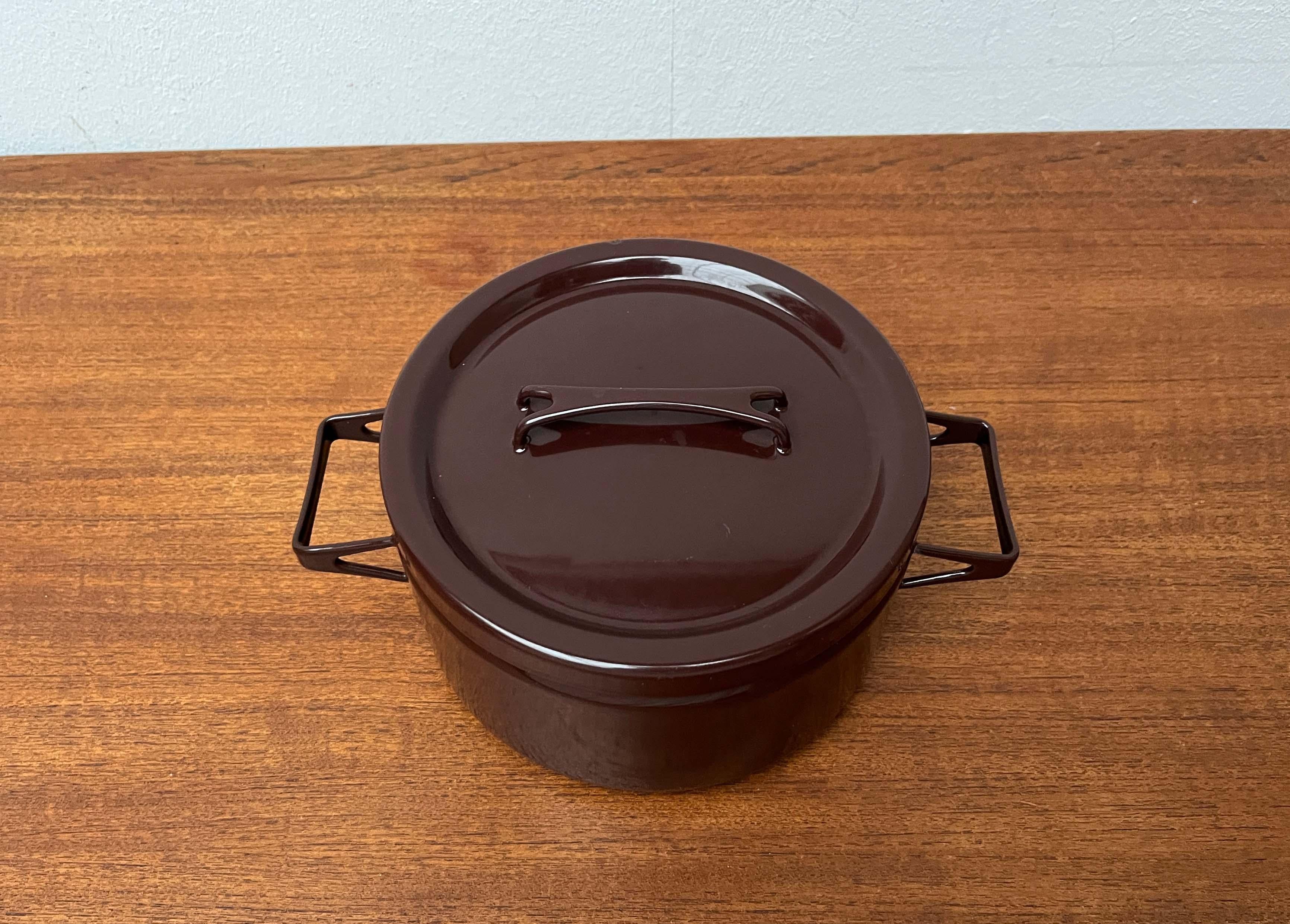 Moderner brauner minimalistischer Emailletopf Seppo Mallat Finel Finnland 1960er Jahre im Angebot 2