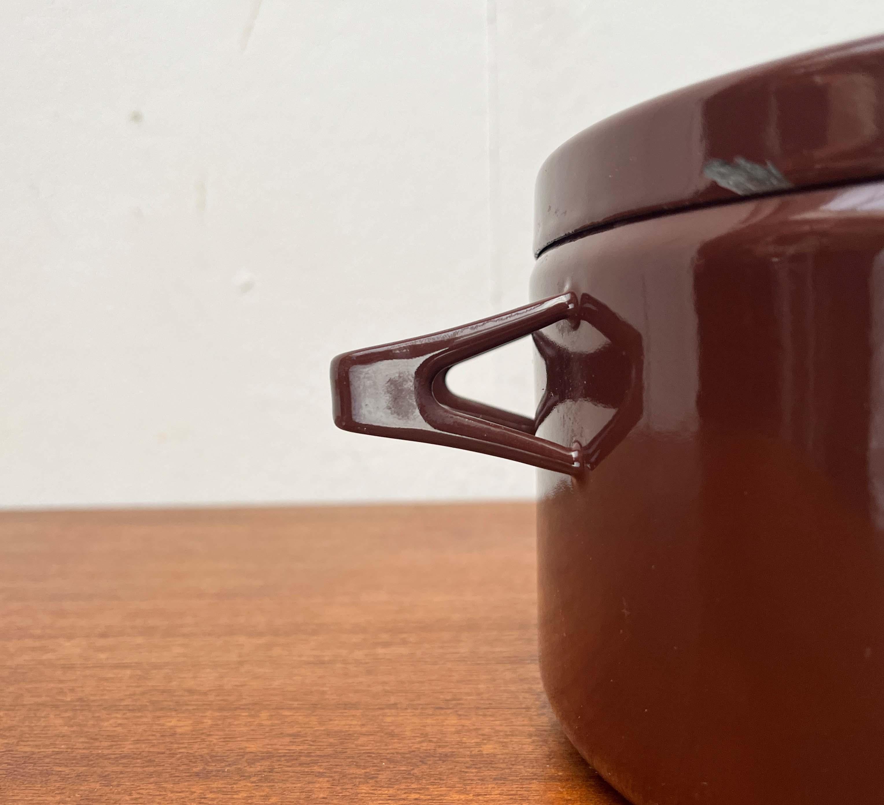 Mid-Century Modern Brown Minimalist Enamel Pot Seppo Mallat Finel Finland 1960s im Angebot 2