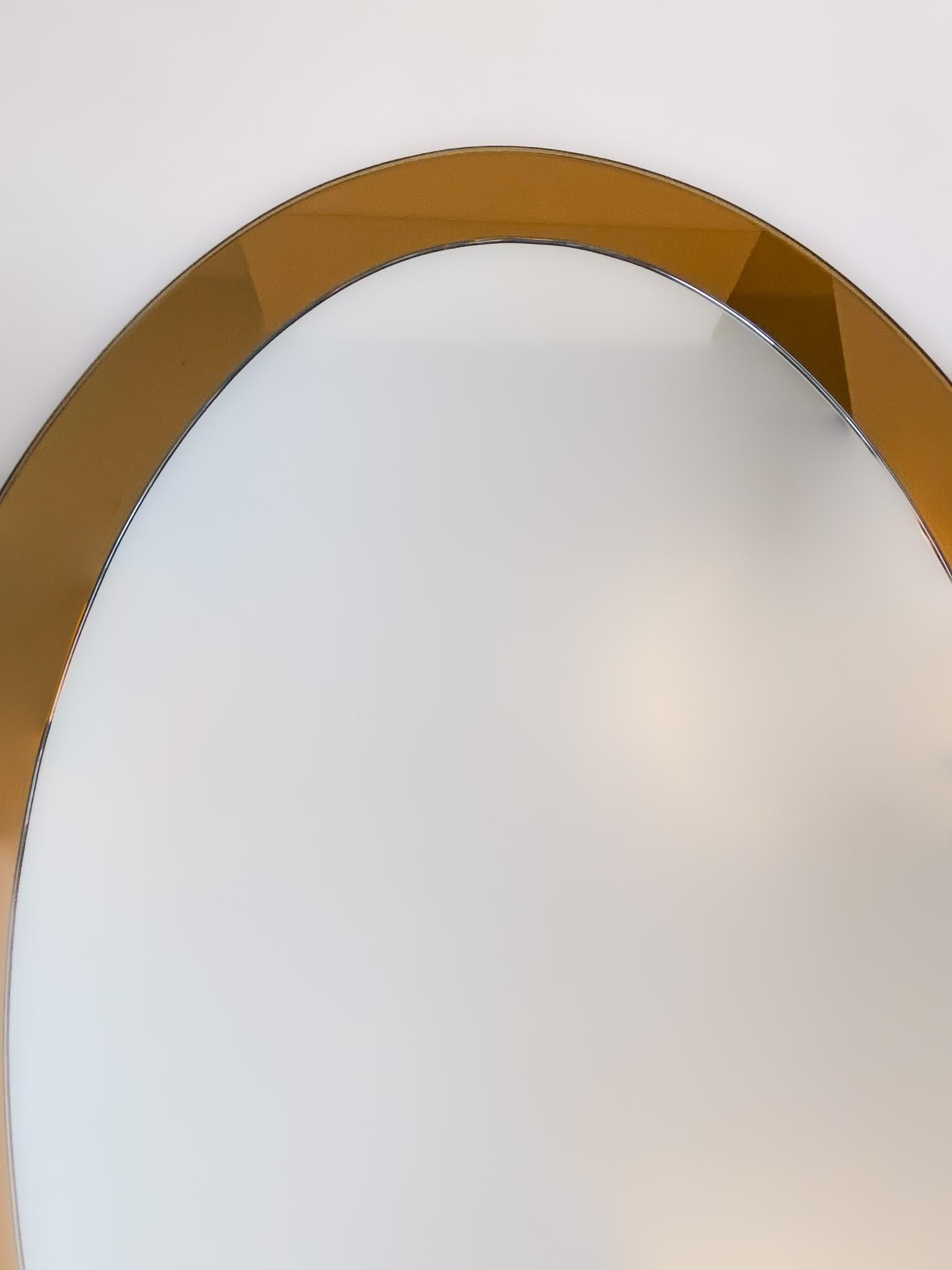 Mid-Century Modern Brown Oval Glass Wall Mirror, Italy 1970s In Good Condition For Sale In Vienna, AT