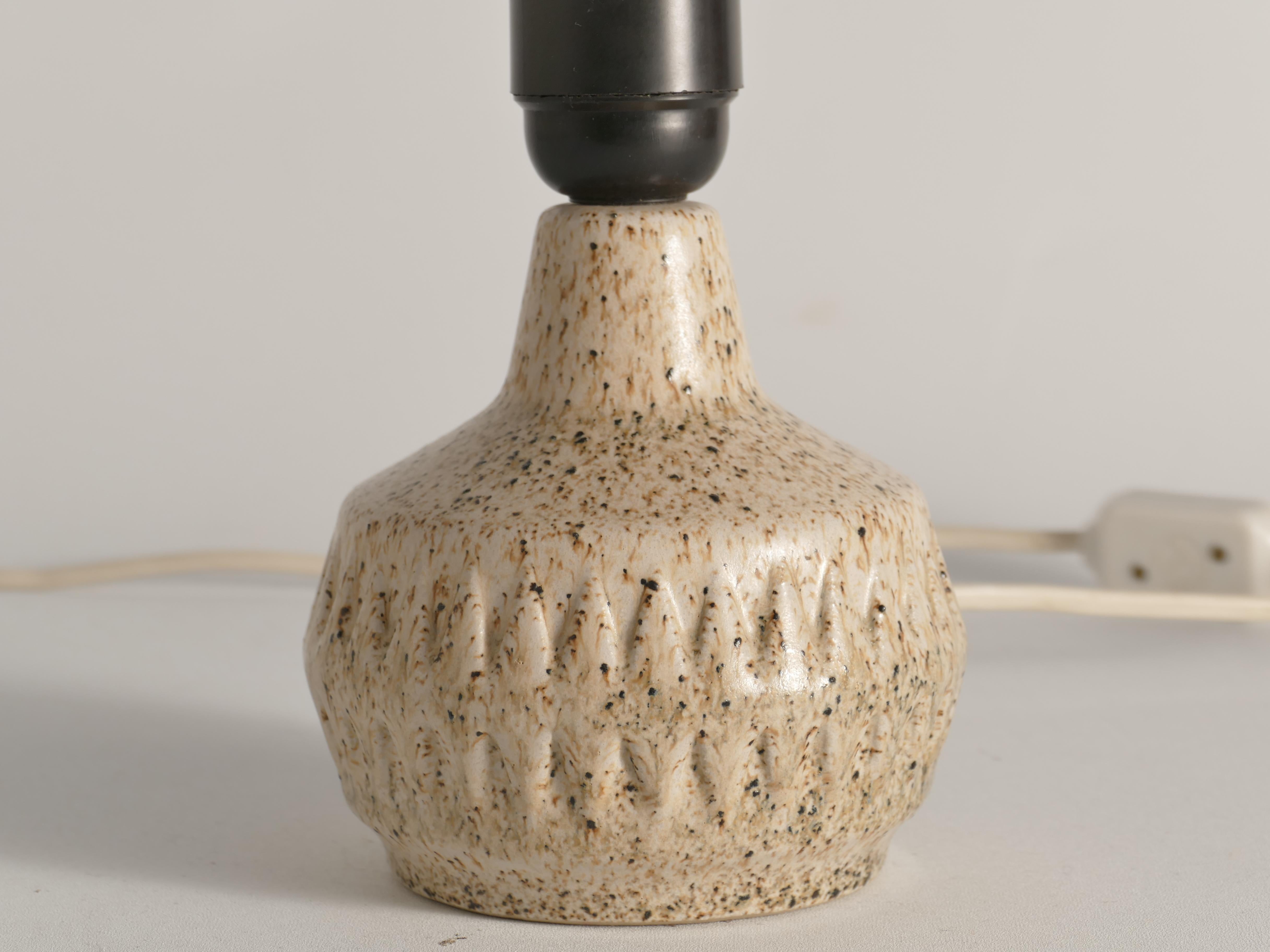 Lampe de table en grès moucheté Brown de The MODERNITY par EGO, Suède, années 1960 en vente 6