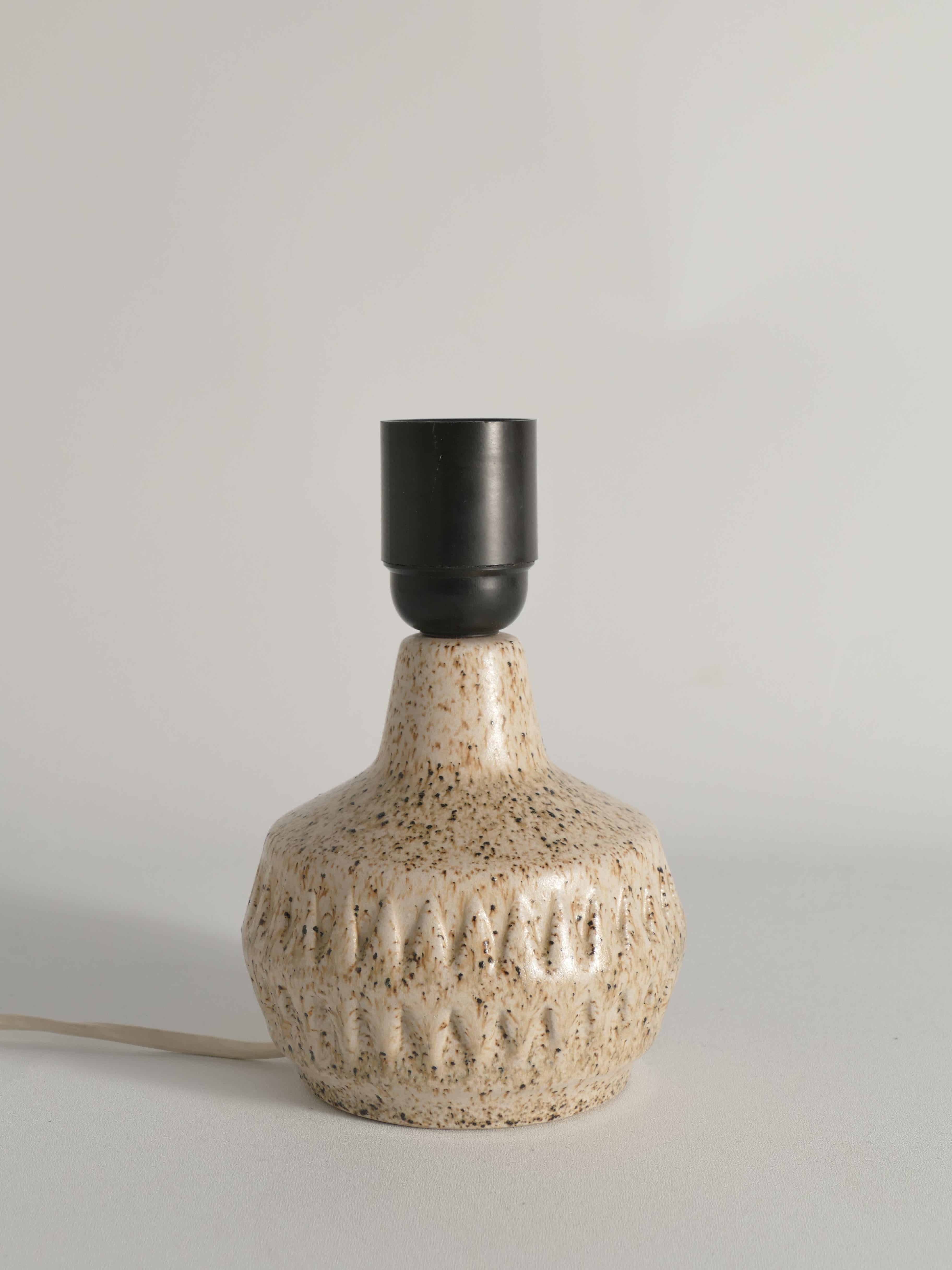 Suédois Lampe de table en grès moucheté Brown de The MODERNITY par EGO, Suède, années 1960 en vente