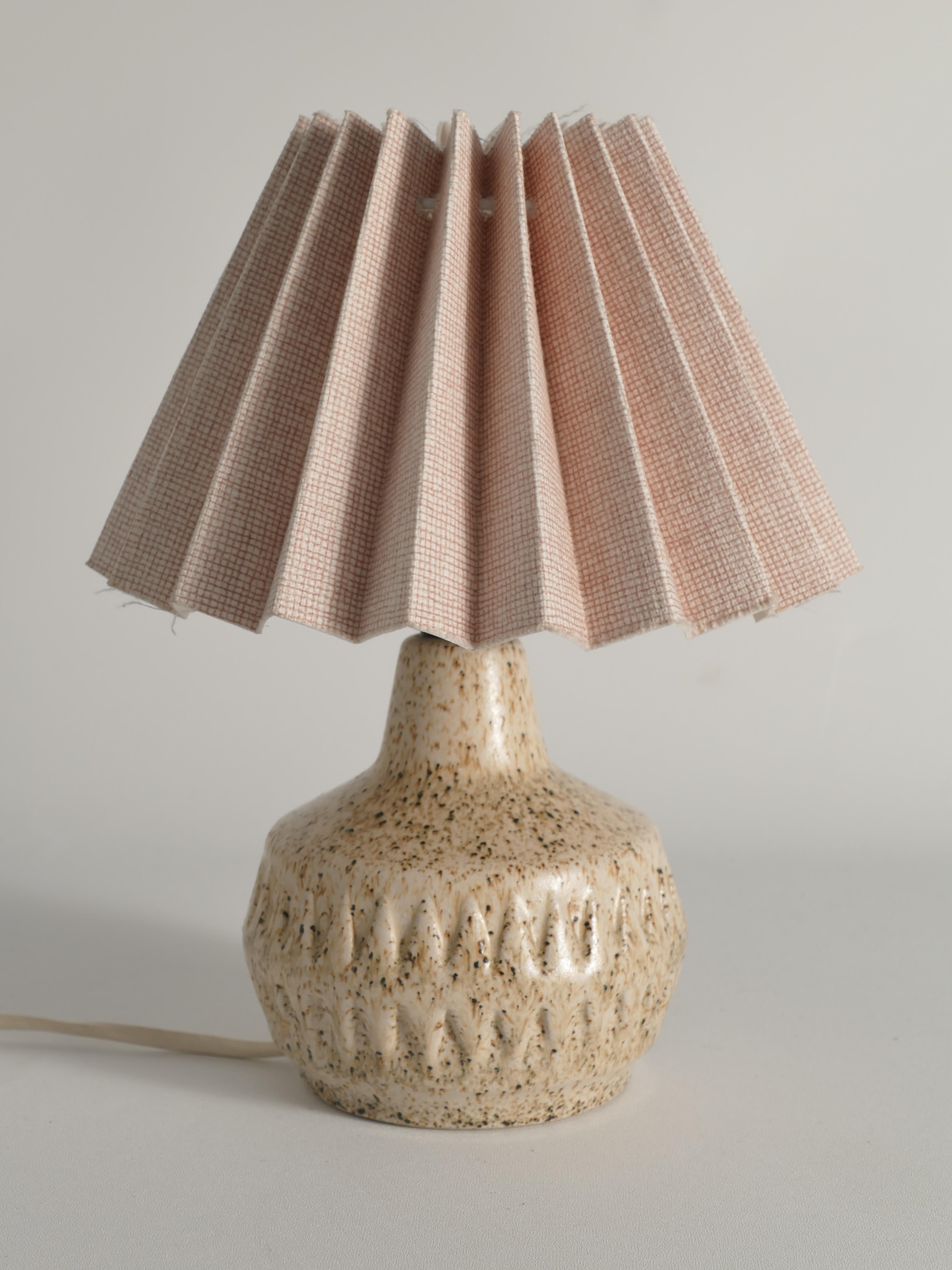 Lampe de table en grès moucheté Brown de The MODERNITY par EGO, Suède, années 1960 Bon état - En vente à Grythyttan, SE