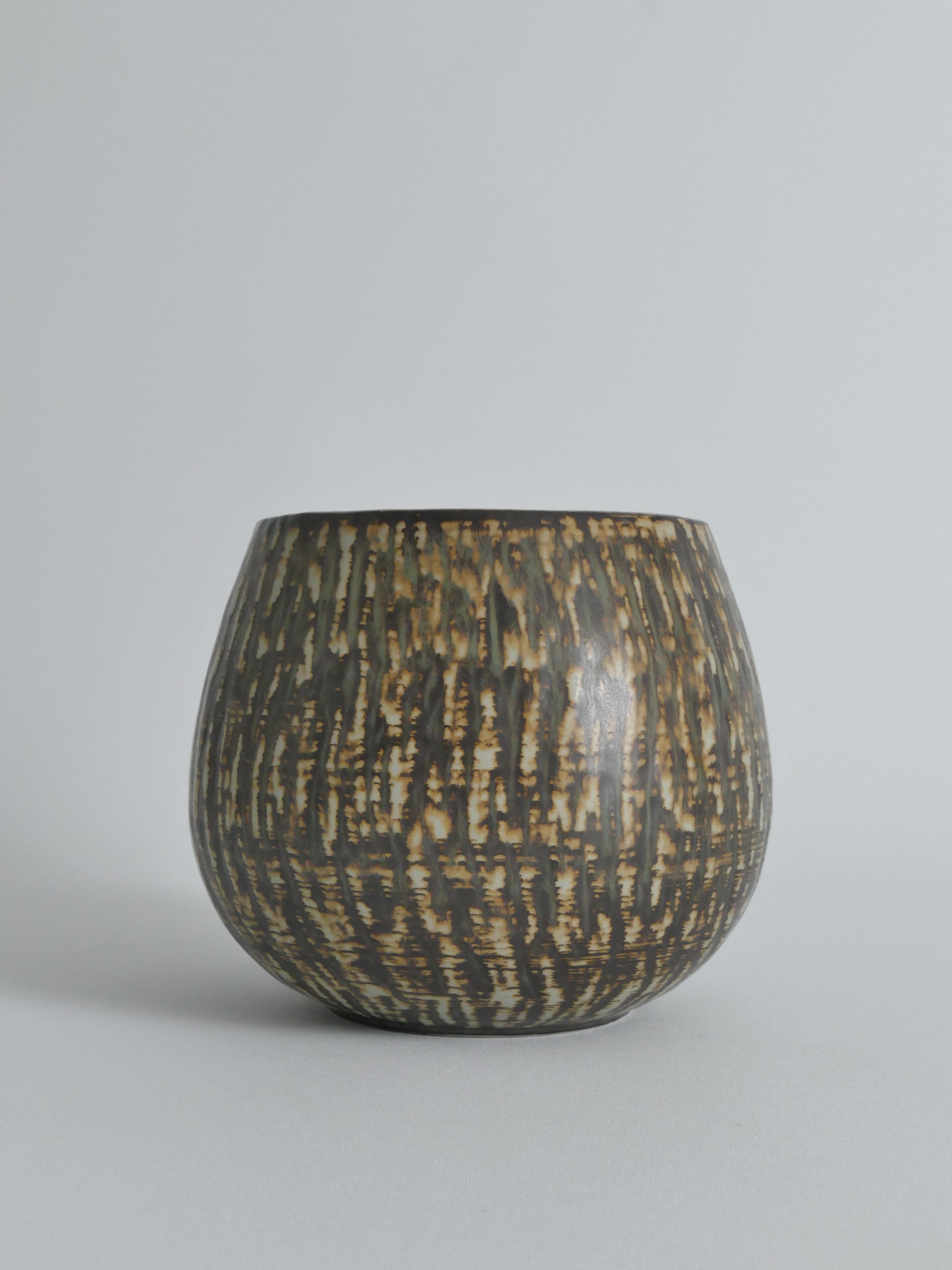Mid-Century Modern Brown Stoneware Birka Rubus Vase by Gunnar Nylund, Rörstrand For Sale 3