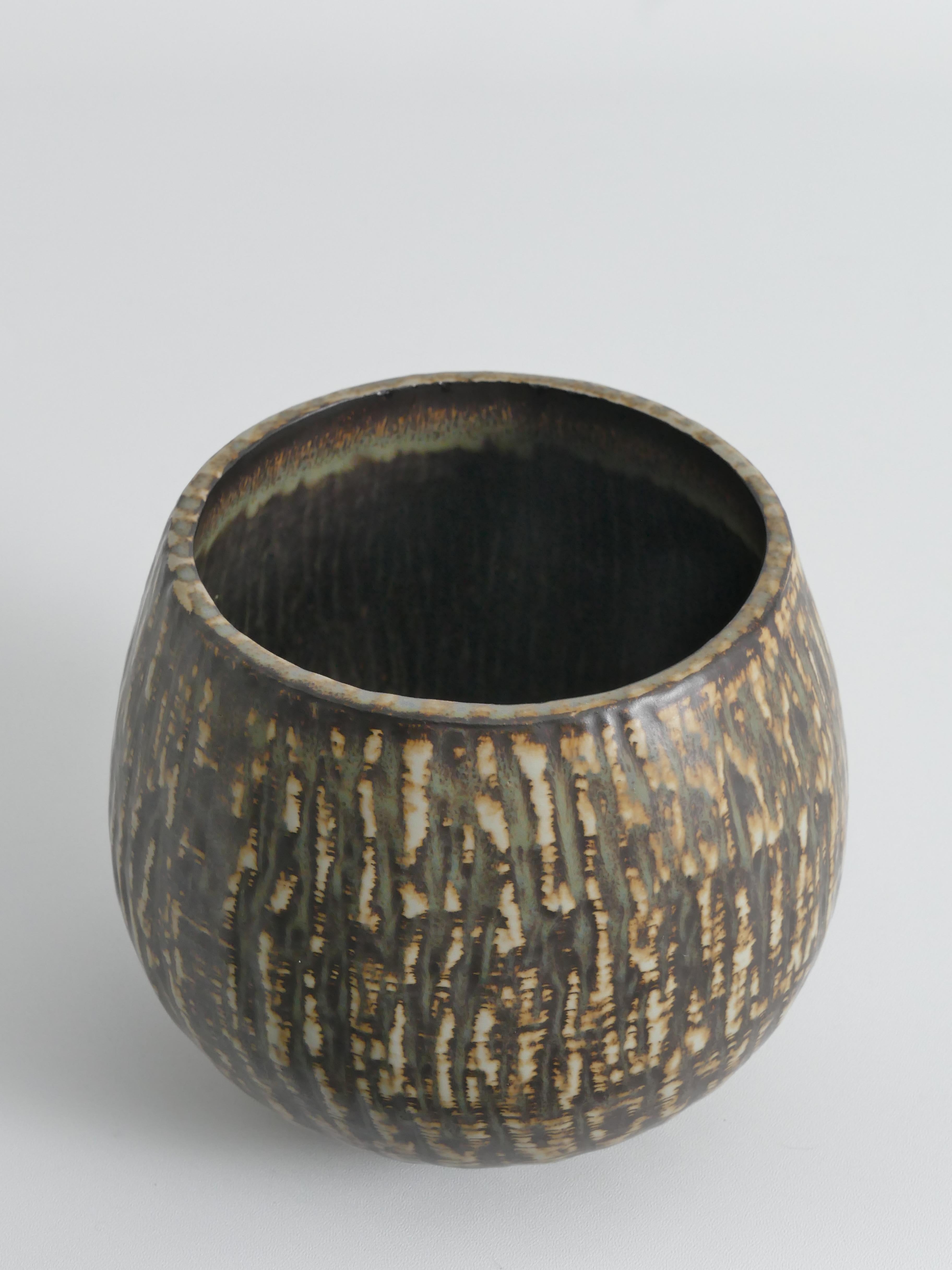 Mid-Century Modern Brown Stoneware Birka Rubus Vase by Gunnar Nylund, Rörstrand For Sale 4