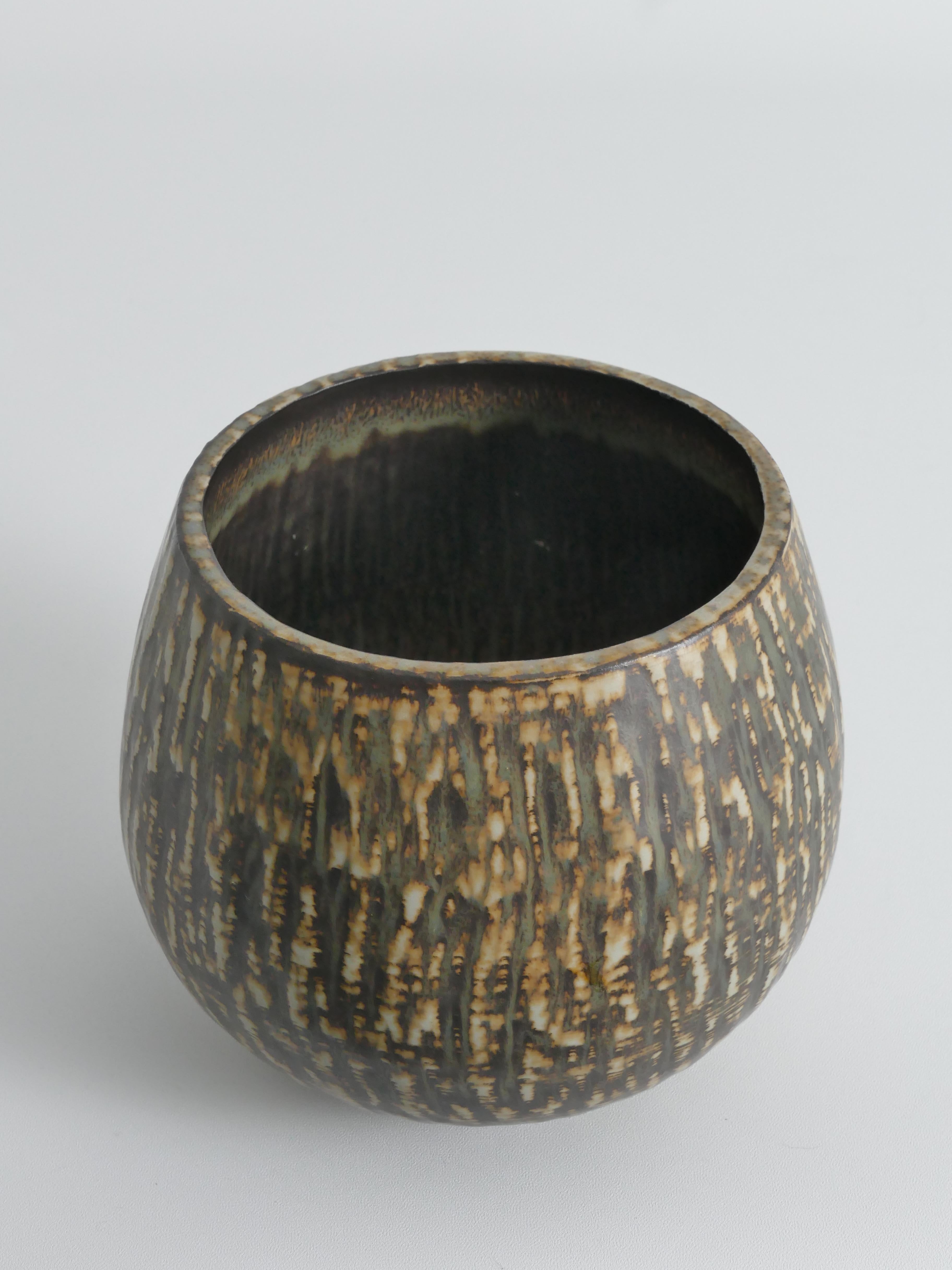 Mid-Century Modern Brown Stoneware Birka Rubus Vase by Gunnar Nylund, Rörstrand For Sale 5