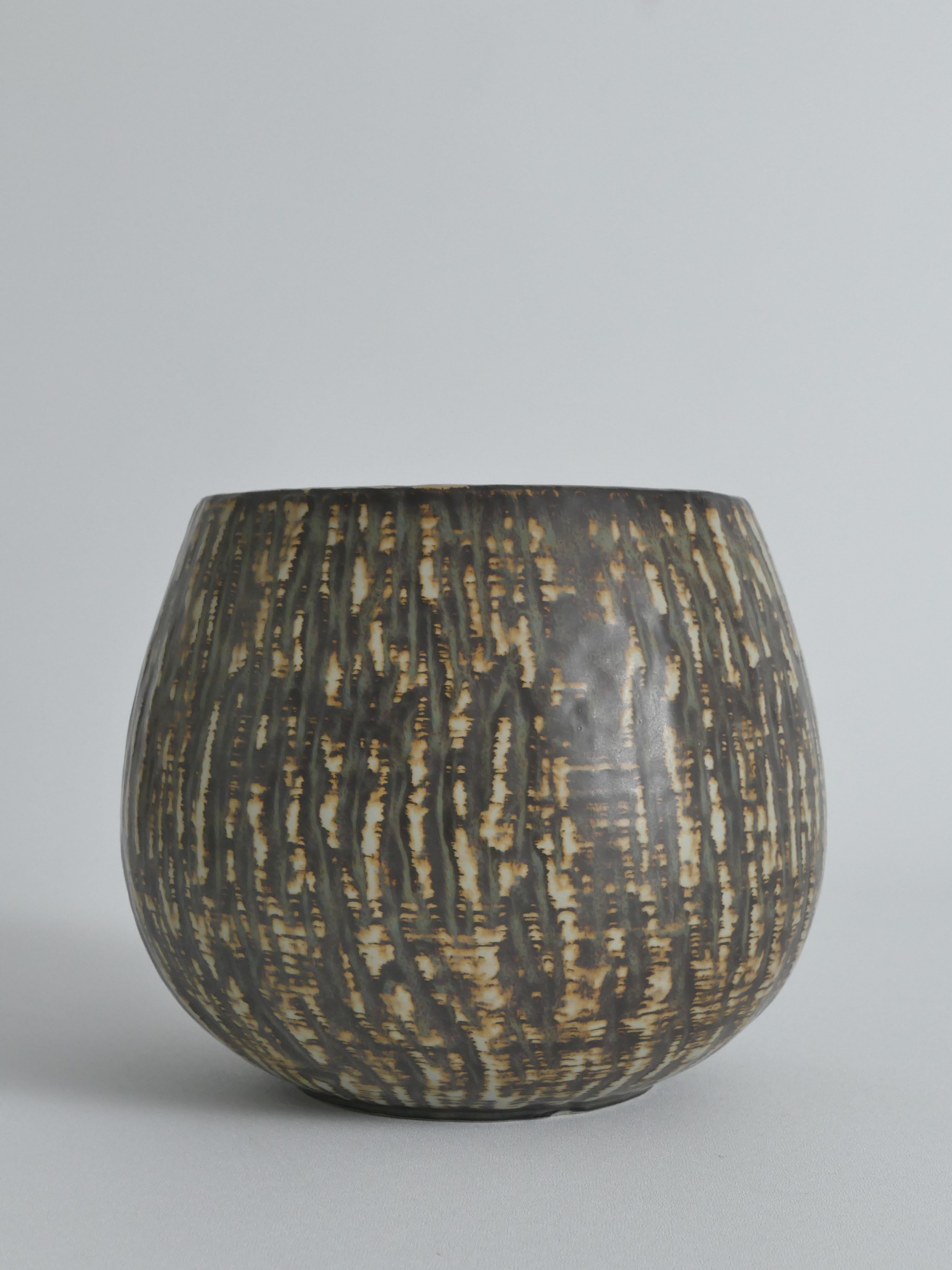 Scandinavian Modern Mid-Century Modern Brown Stoneware Birka Rubus Vase by Gunnar Nylund, Rörstrand For Sale