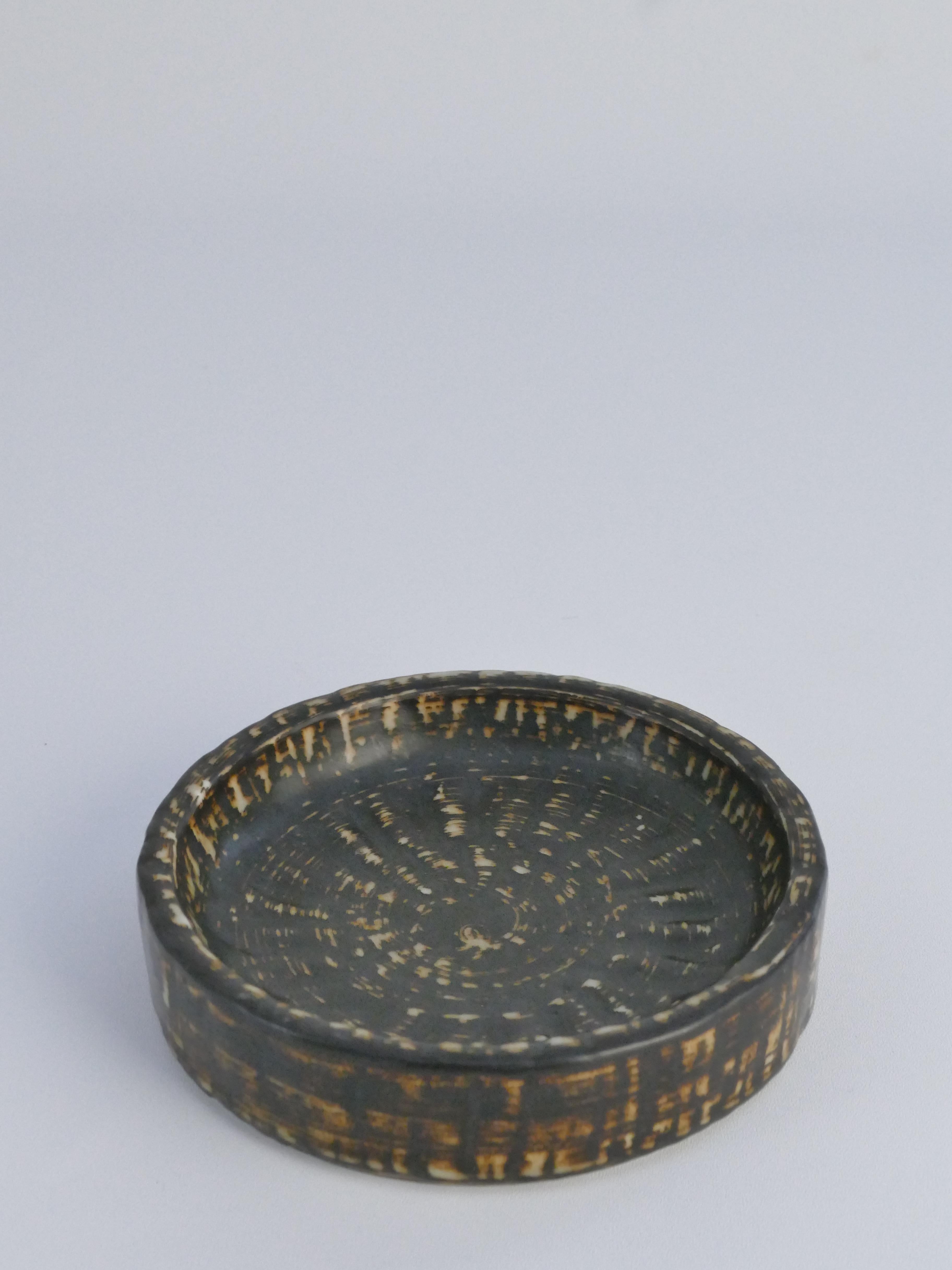 Brown Stoneware Rubus Bowl von Gunnar Nylund für Rörstrand, Mitte des Jahrhunderts, Modern (Glasiert) im Angebot
