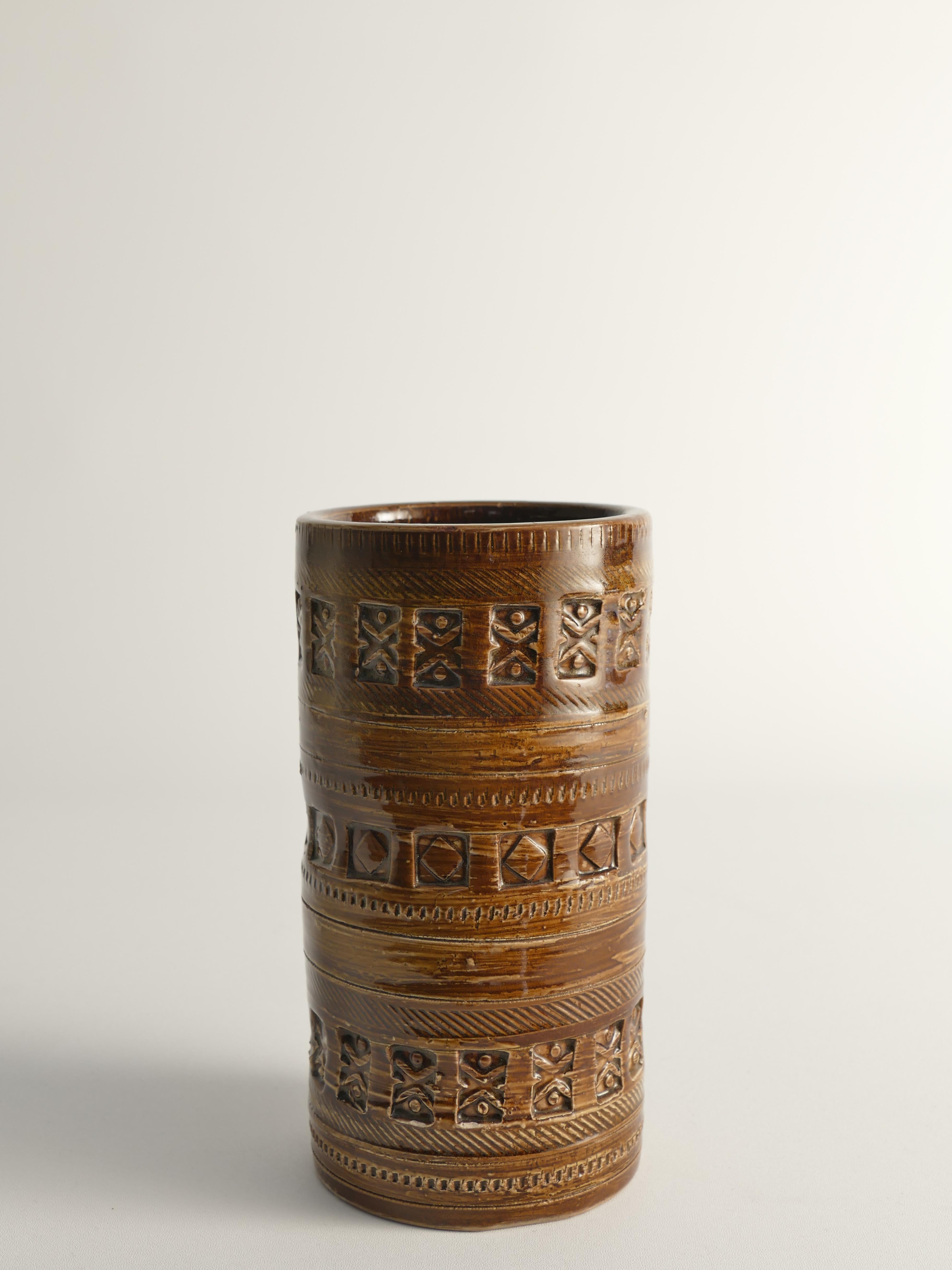 Vaso moderno di metà secolo in gres marrone di Aldo Londi per Bitossi, Italia, anni '60 In condizioni buone in vendita a Grythyttan, SE