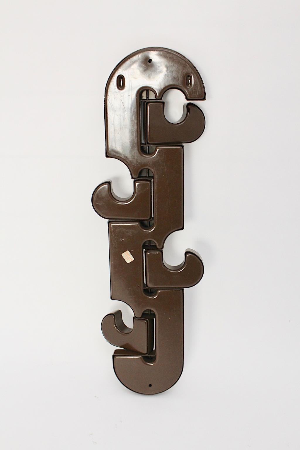 Italian Mid-Century Modern Brown Vintage Wall Plastic Coat Rack, Italy, 1970 For Sale