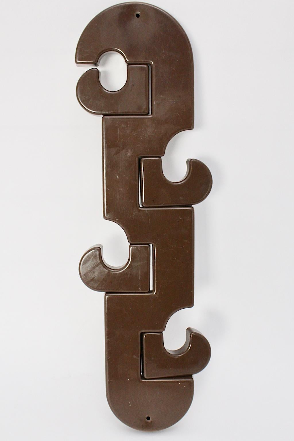 Late 20th Century Mid-Century Modern Brown Vintage Wall Plastic Coat Rack, Italy, 1970 For Sale