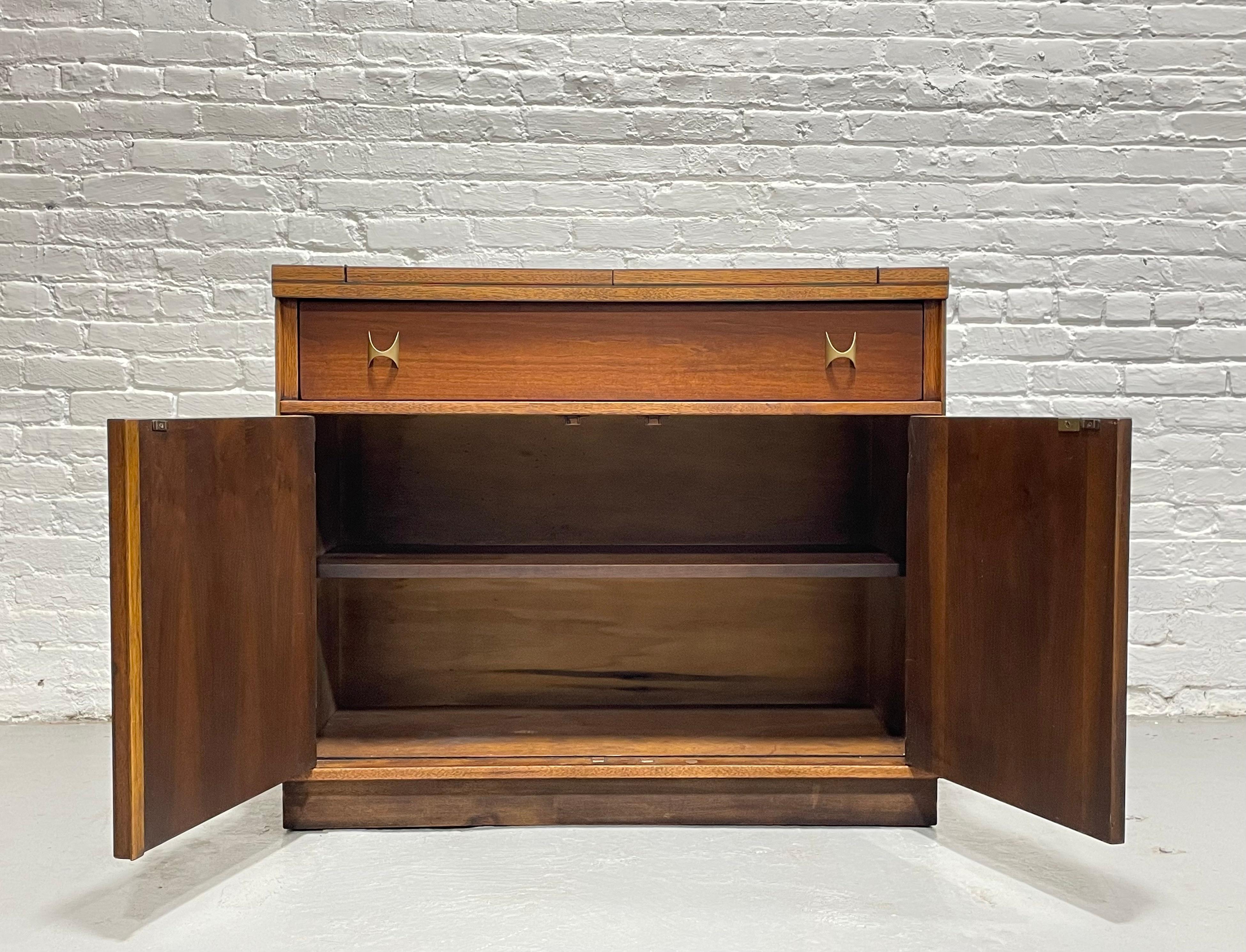 Mid Century Modern Broyhill BRASILIA Bar / Liquor Cabinet, c. 1960's In Good Condition In Weehawken, NJ