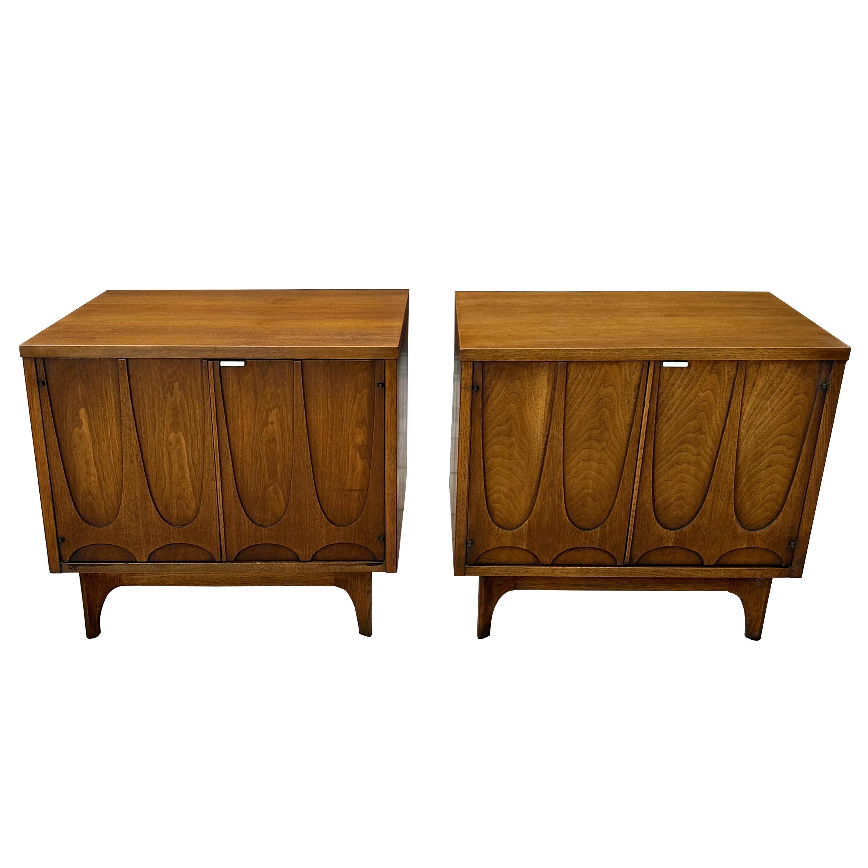 Mid-Century Modern Broyhill Brasilia Bedroom Set In Good Condition In Lake Worth, FL