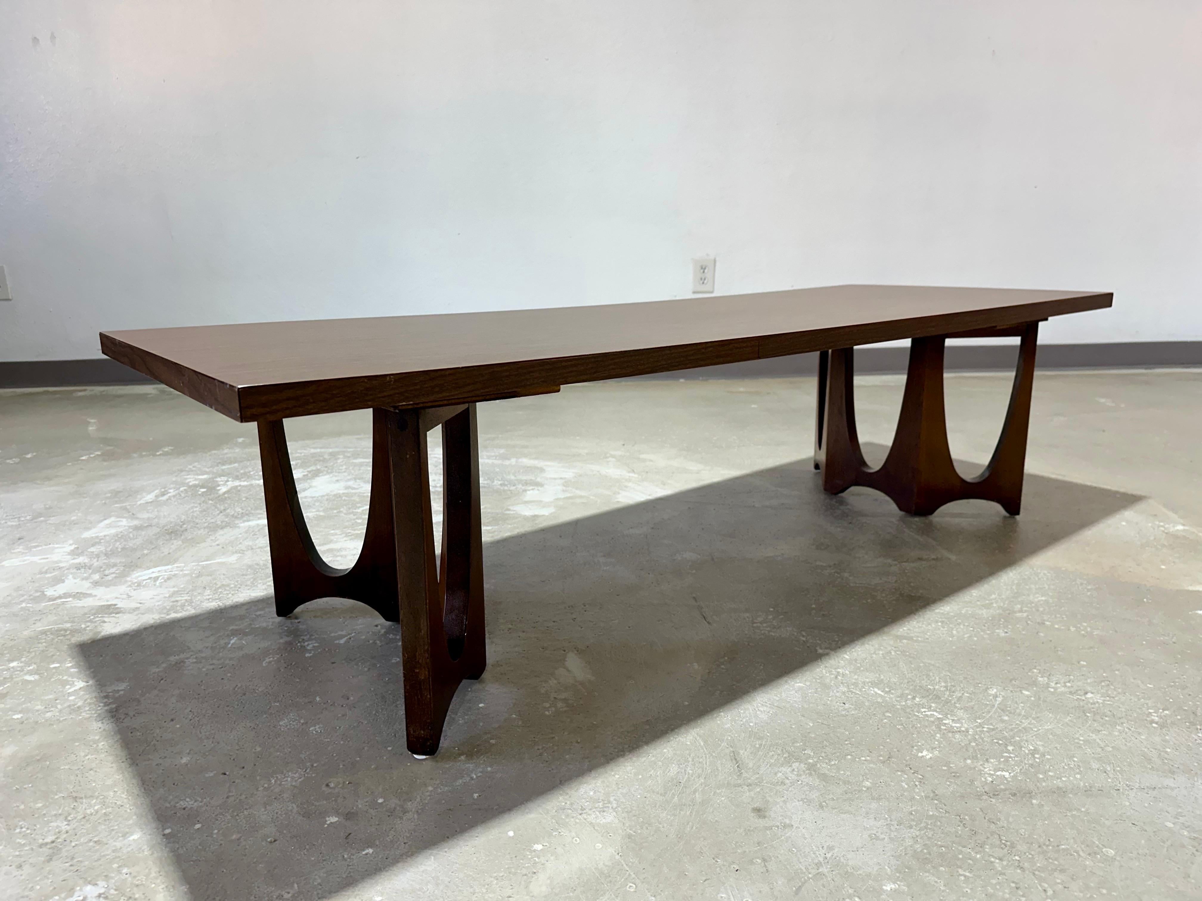 Mid Century Modern Broyhill Brasilia Coffee Table In Good Condition In Lutz, FL
