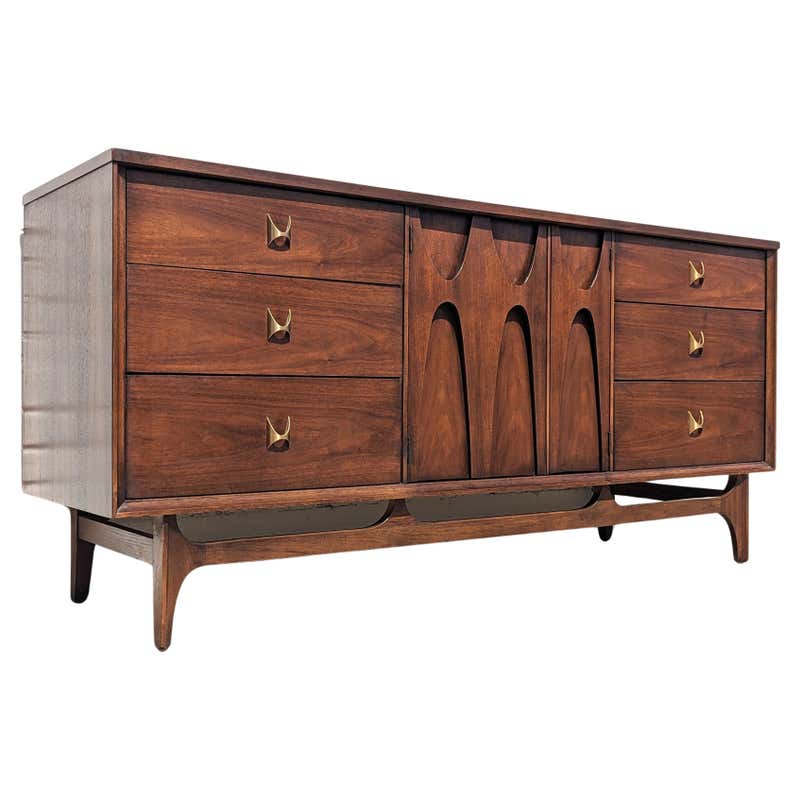 MidCentury Modern Broyhill Brasilia Buffet with Detachable China Hutch