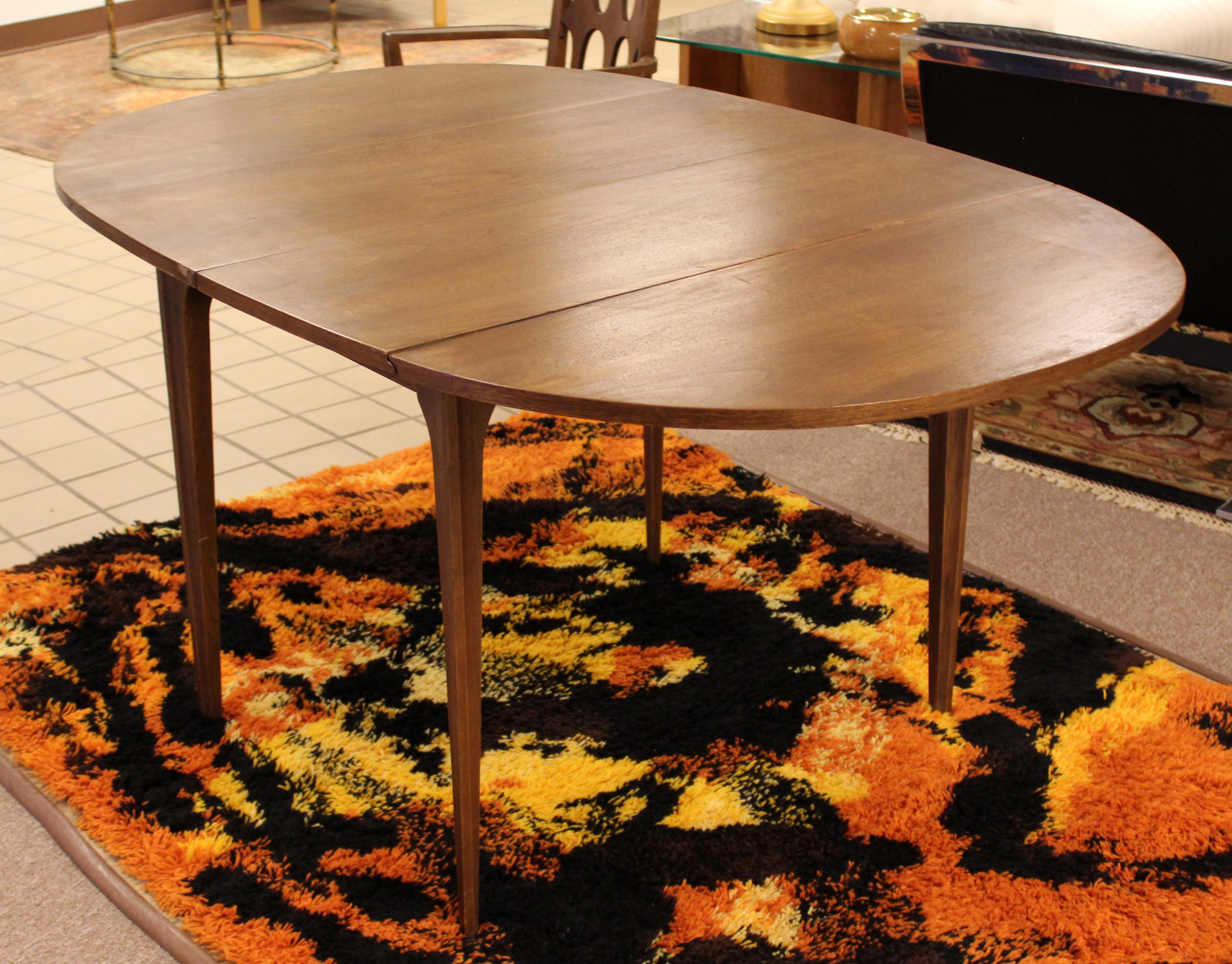 American Mid-Century Modern Broyhill Brasilia Expandable Dining Set Table 8 Chairs, 1960s