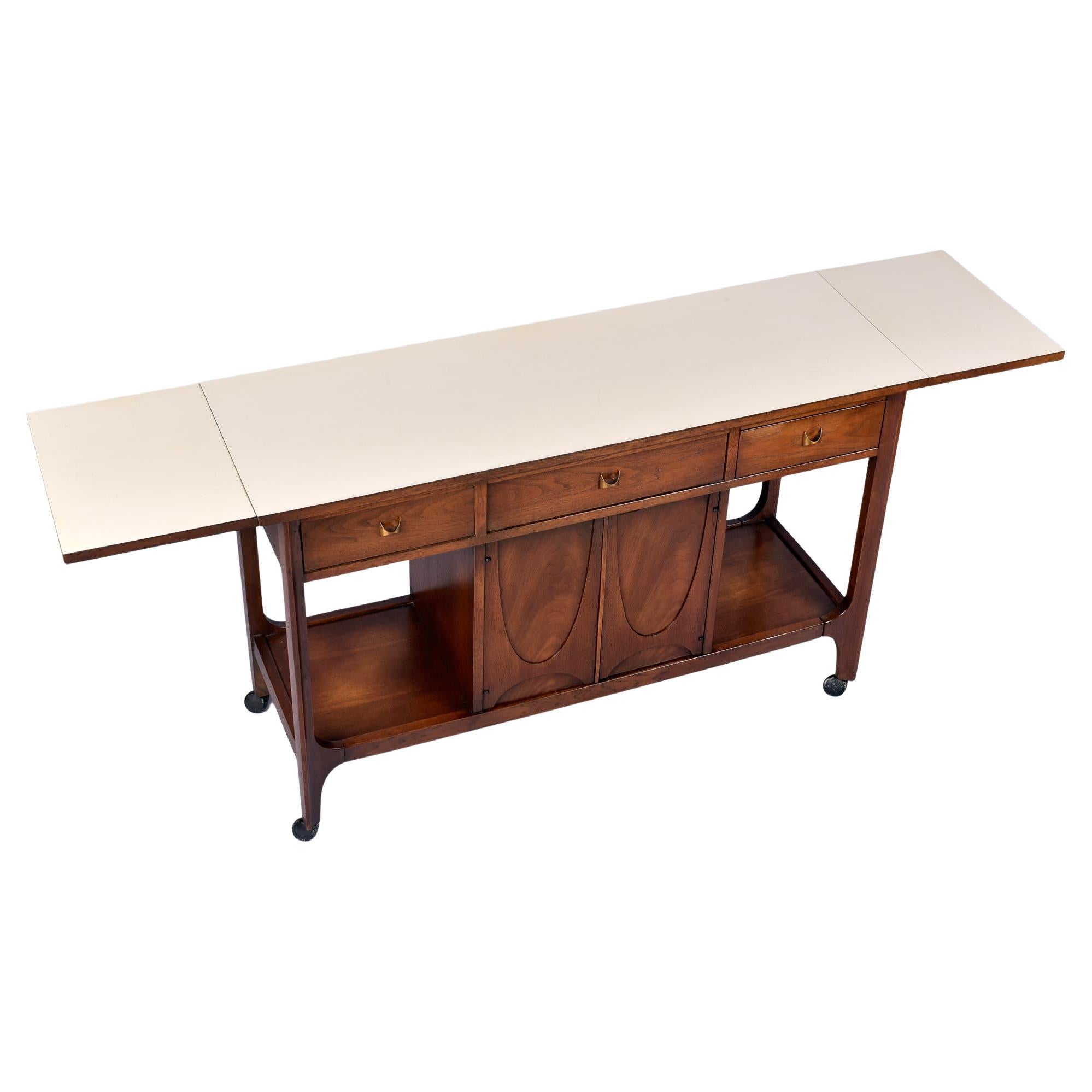Mid-Century Modern Broyhill Brasilia Expanding Nussbaum Bar Cart im Angebot