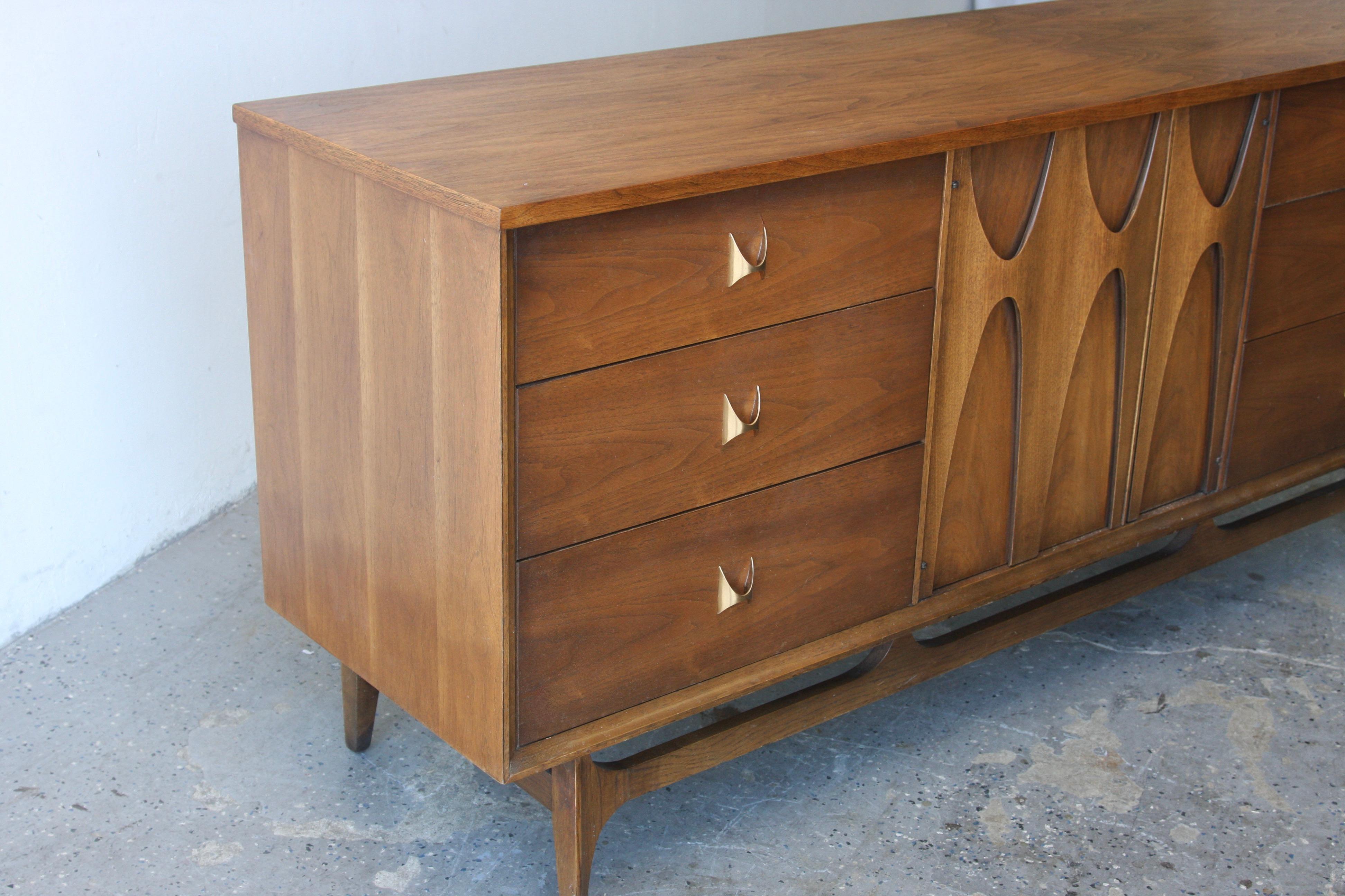 Mid-Century Modern Mid Century Modern Broyhill BRASILIA Long Dresser / Credenza