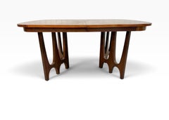 Mid-Century-Modern-Esstisch „Broyhill Brasilia“ aus geformtem Nussbaumholz – restauriert!
