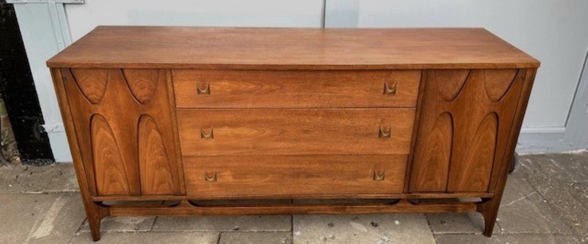 Buffet 'Brasilia' de Broyhill, américain, C.I.C., années 1960. en vente 7