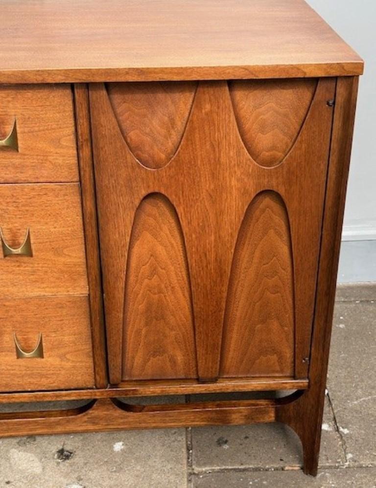 Mid-Century Modern Buffet 'Brasilia' de Broyhill, américain, C.I.C., années 1960. en vente