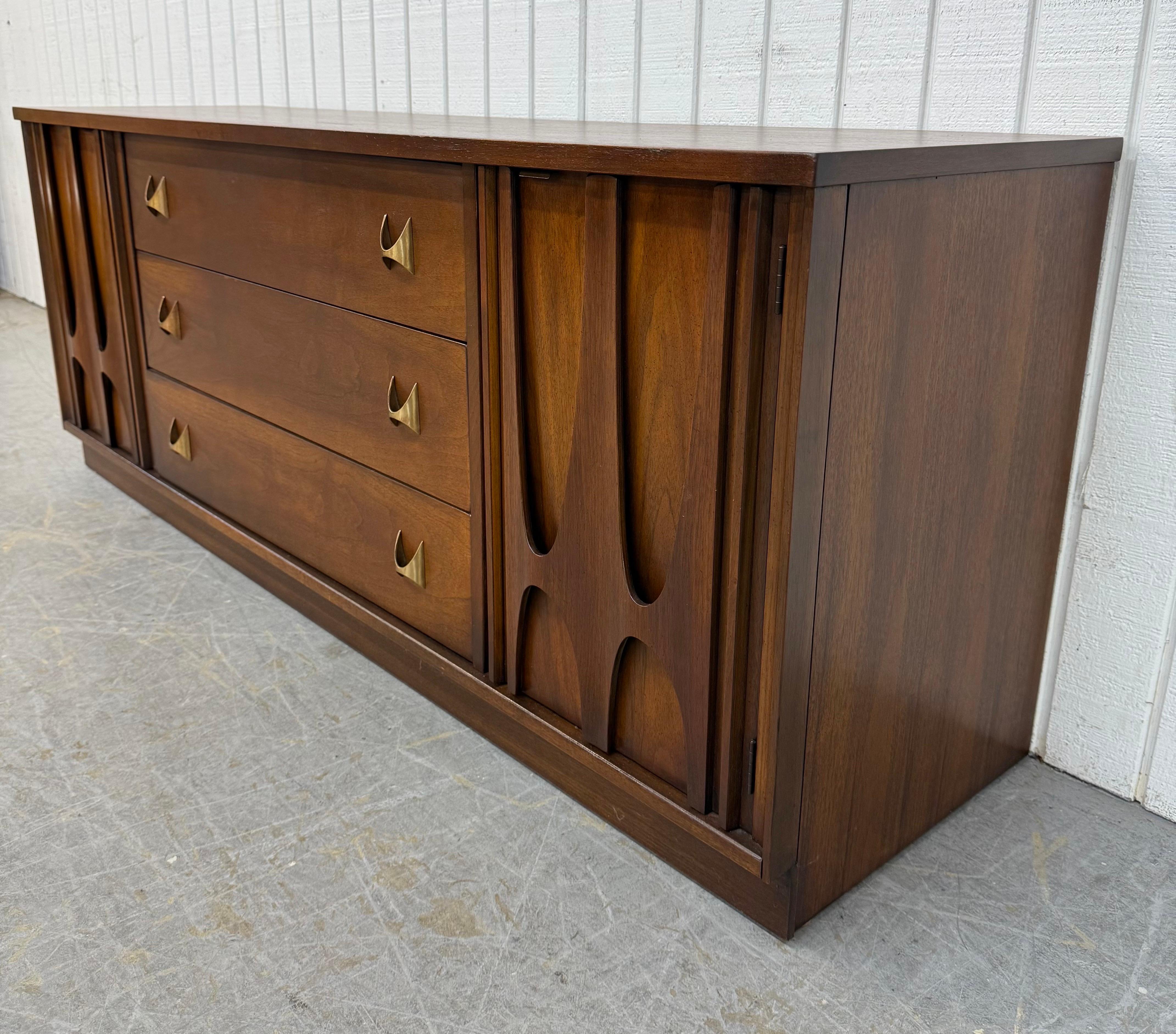 Mid-Century Modern Broyhill Brasilia Sideboard In Good Condition For Sale In Clarksboro, NJ