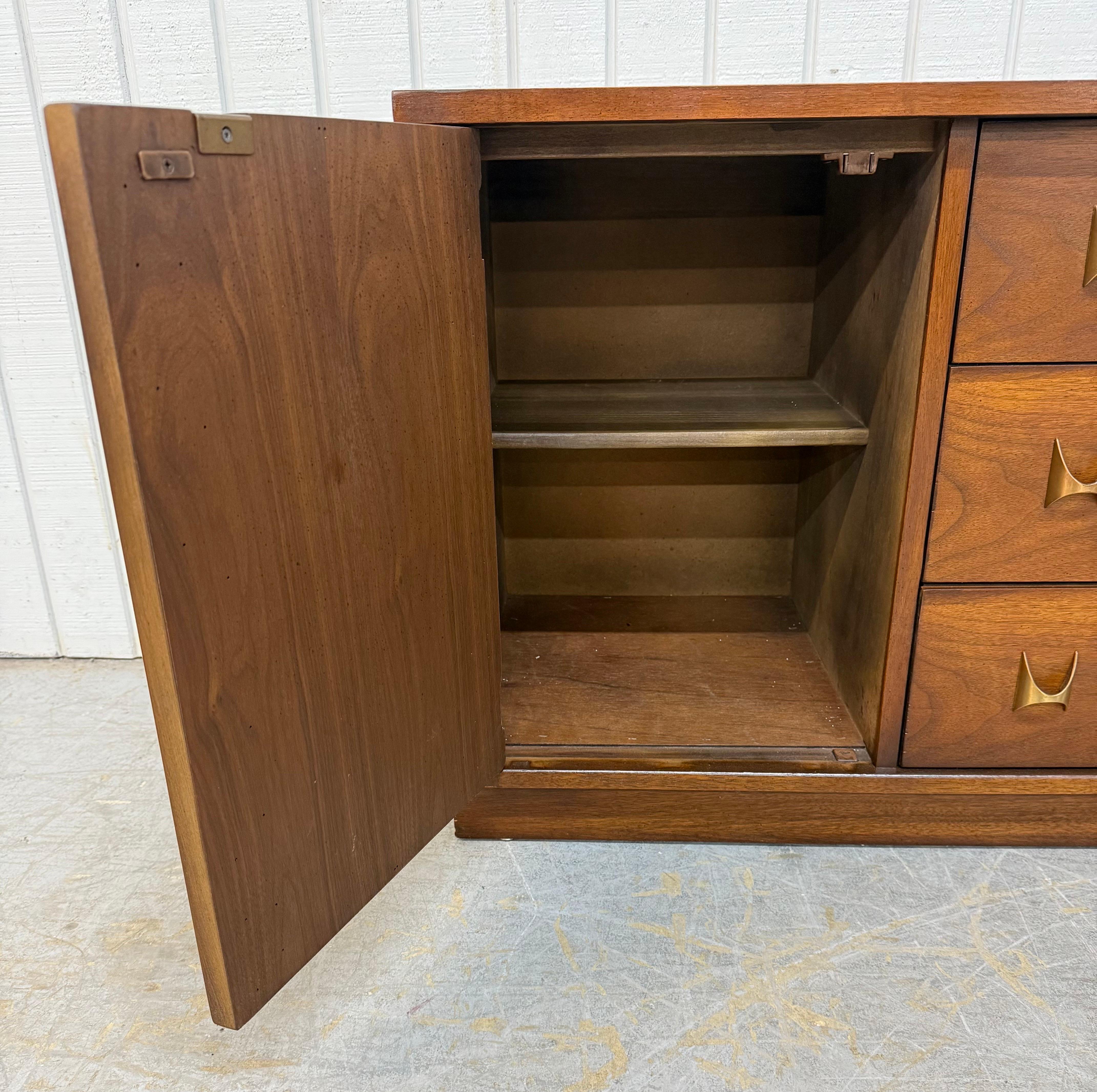 Mid-Century Modern Broyhill Brasilia Sideboard For Sale 2