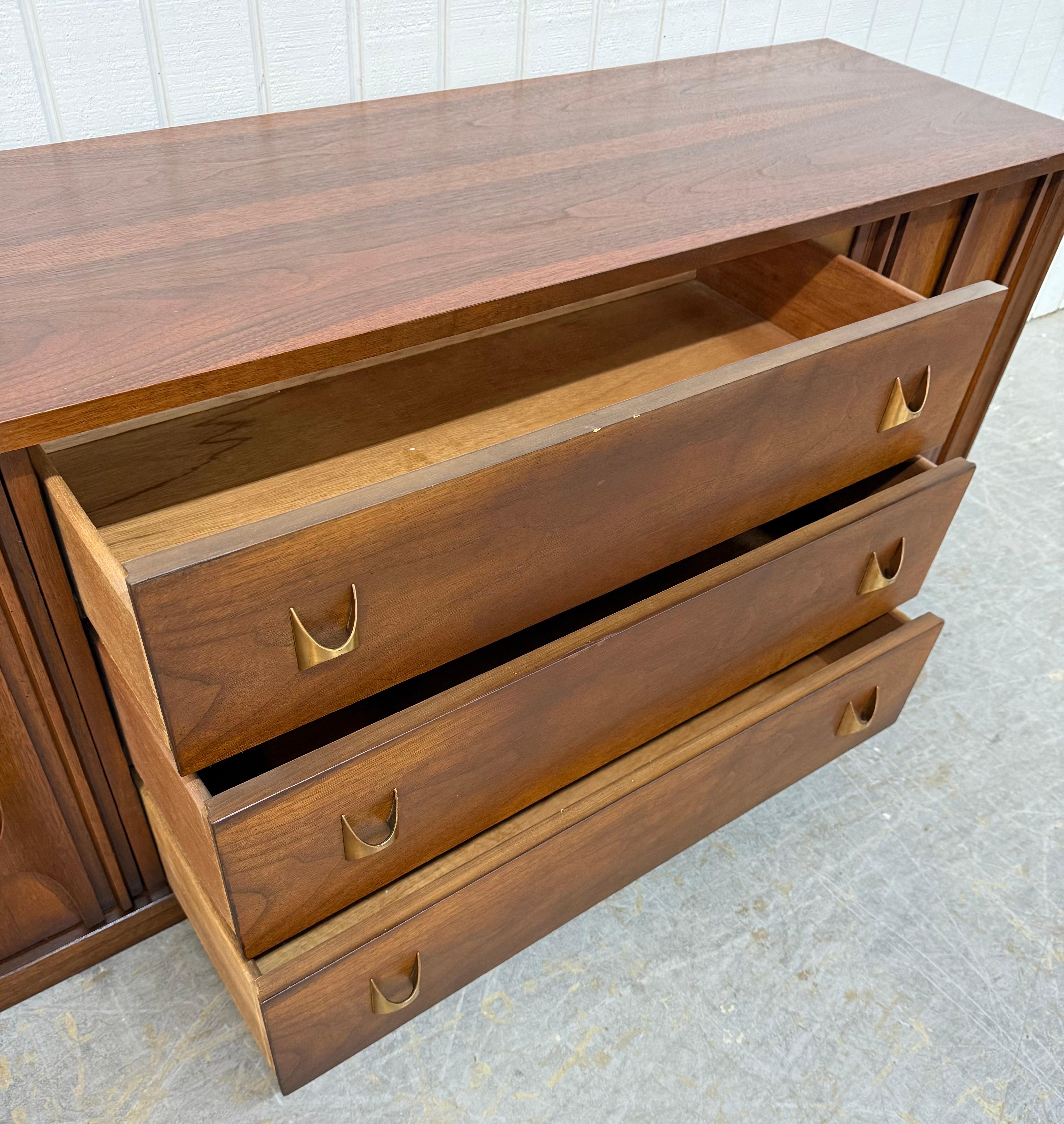 Mid-Century Modern Broyhill Brasilia Sideboard For Sale 3