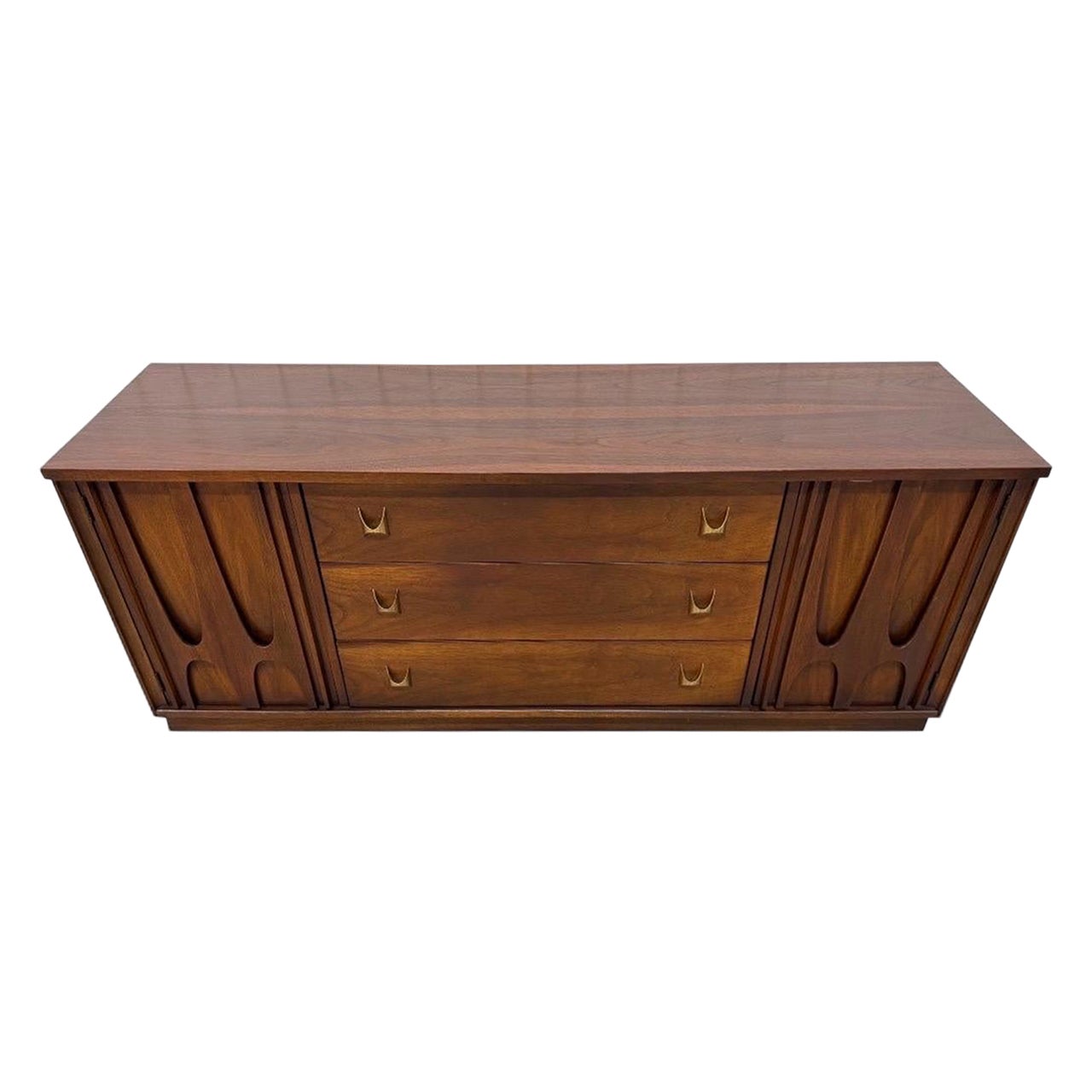 Mid-Century Modern Broyhill Brasilia Sideboard For Sale