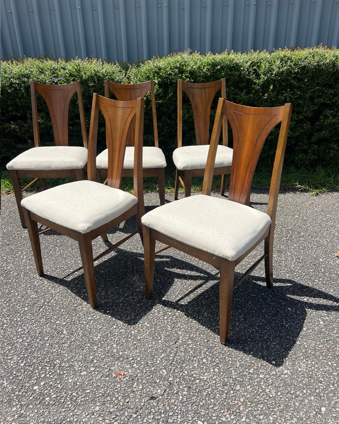 American Mid-Century Modern Broyhill Brasilia Splat Back Dining Side Chairs - Set of 5