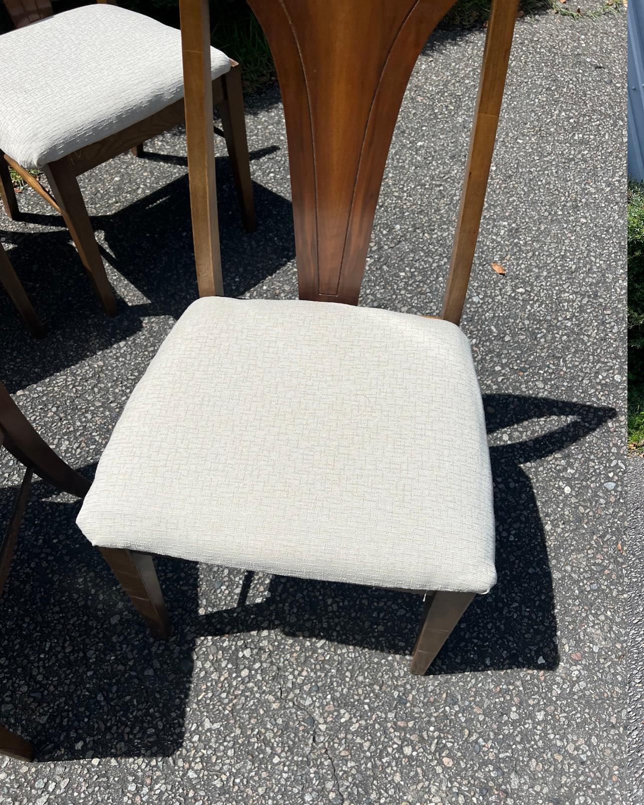 Mid-Century Modern Broyhill Brasilia Splat Back Dining Side Chairs - Set of 5 In Good Condition In Charleston, SC