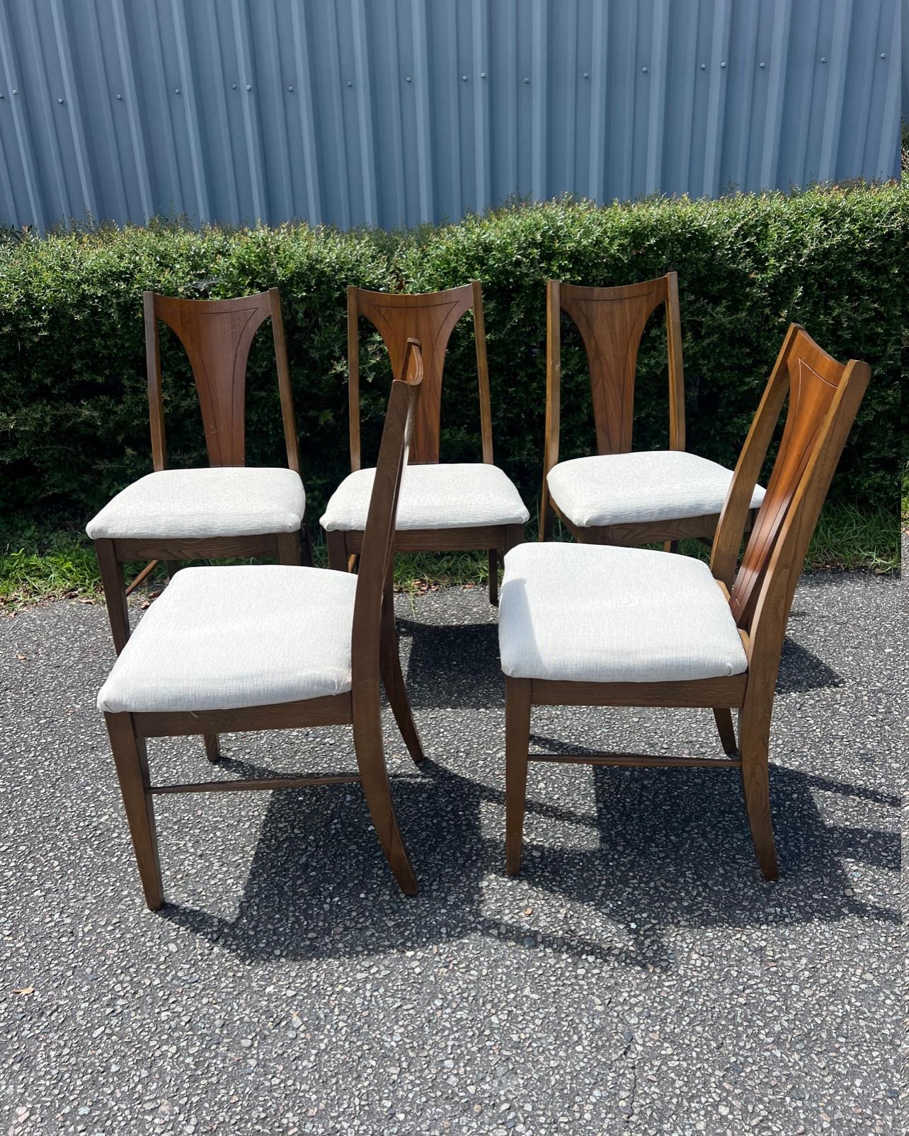 20th Century Mid-Century Modern Broyhill Brasilia Splat Back Dining Side Chairs - Set of 5