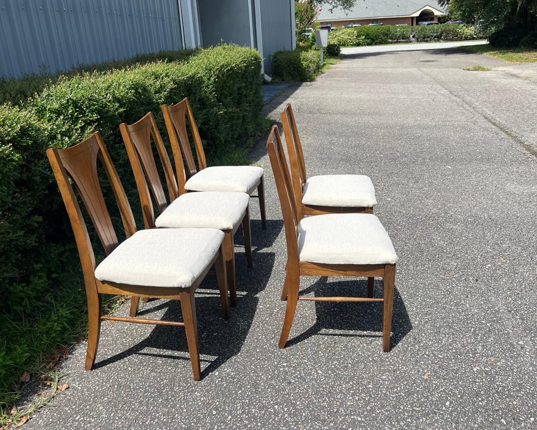 Mid-Century Modern Broyhill Brasilia Splat Back Dining Side Chairs - Set of 5 3