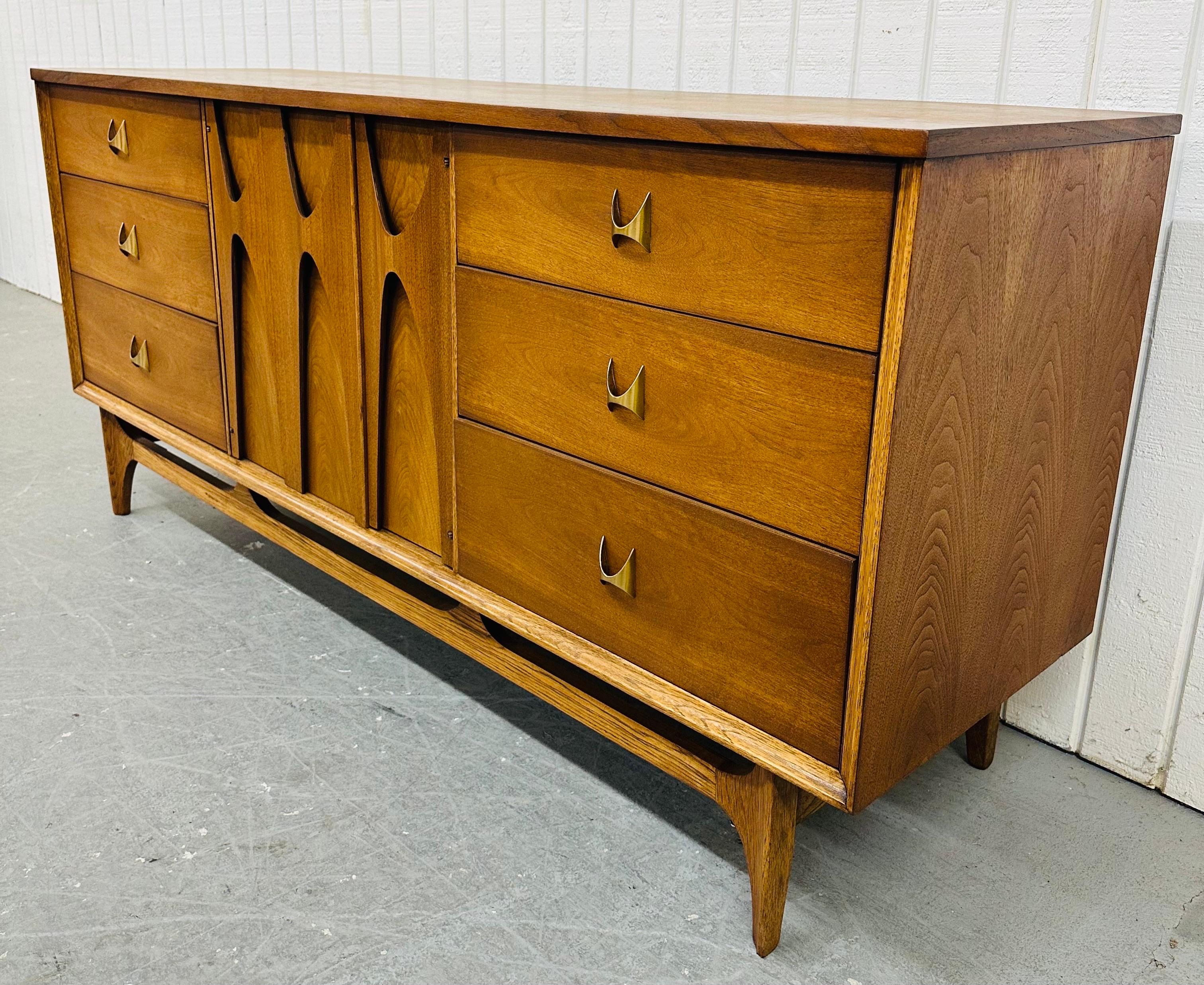 American Mid-Century Modern Broyhill Brasilia Walnut 9-Drawer Dresser
