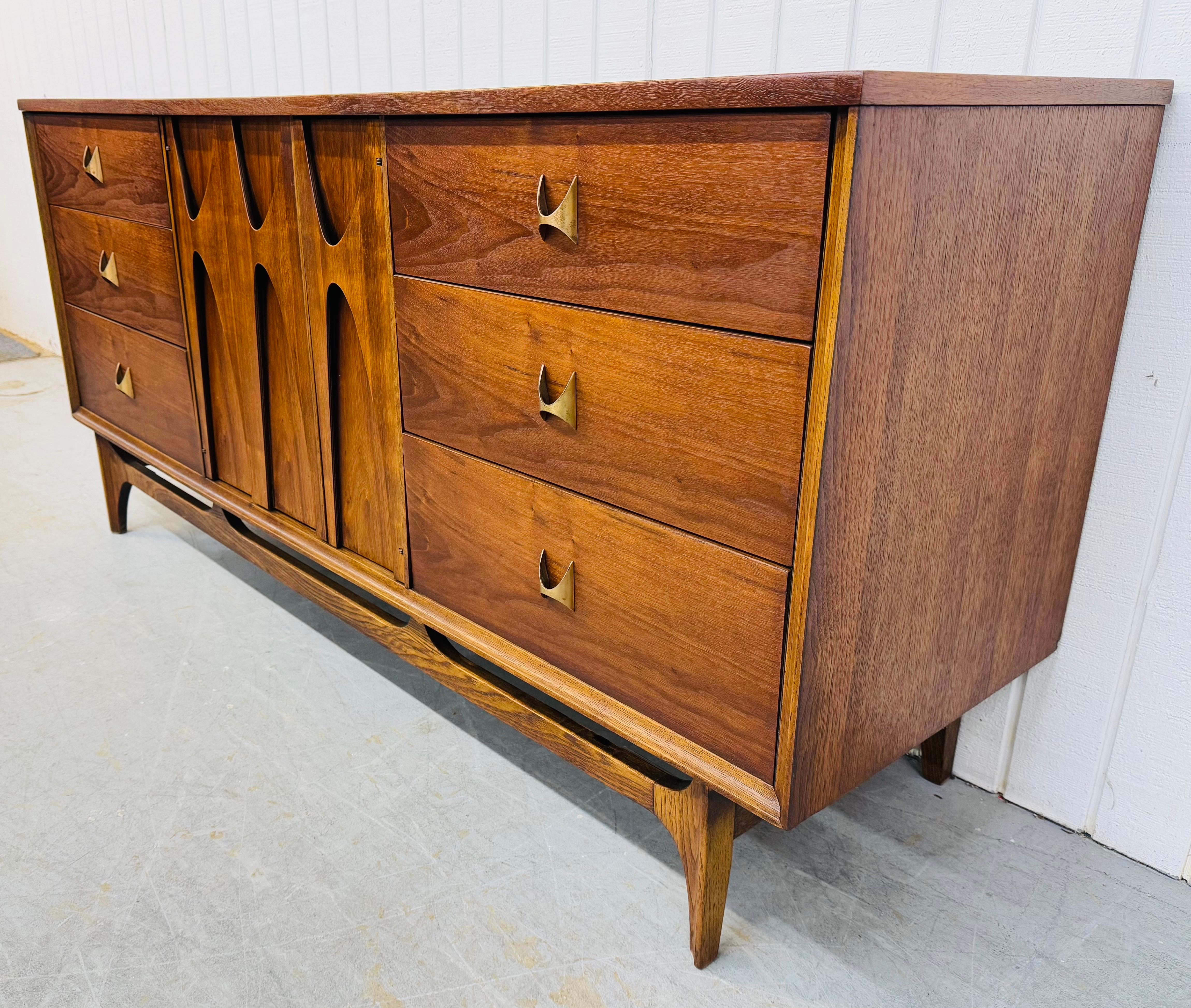 American Mid-Century Modern Broyhill Brasilia Walnut 9-Drawer Dresser