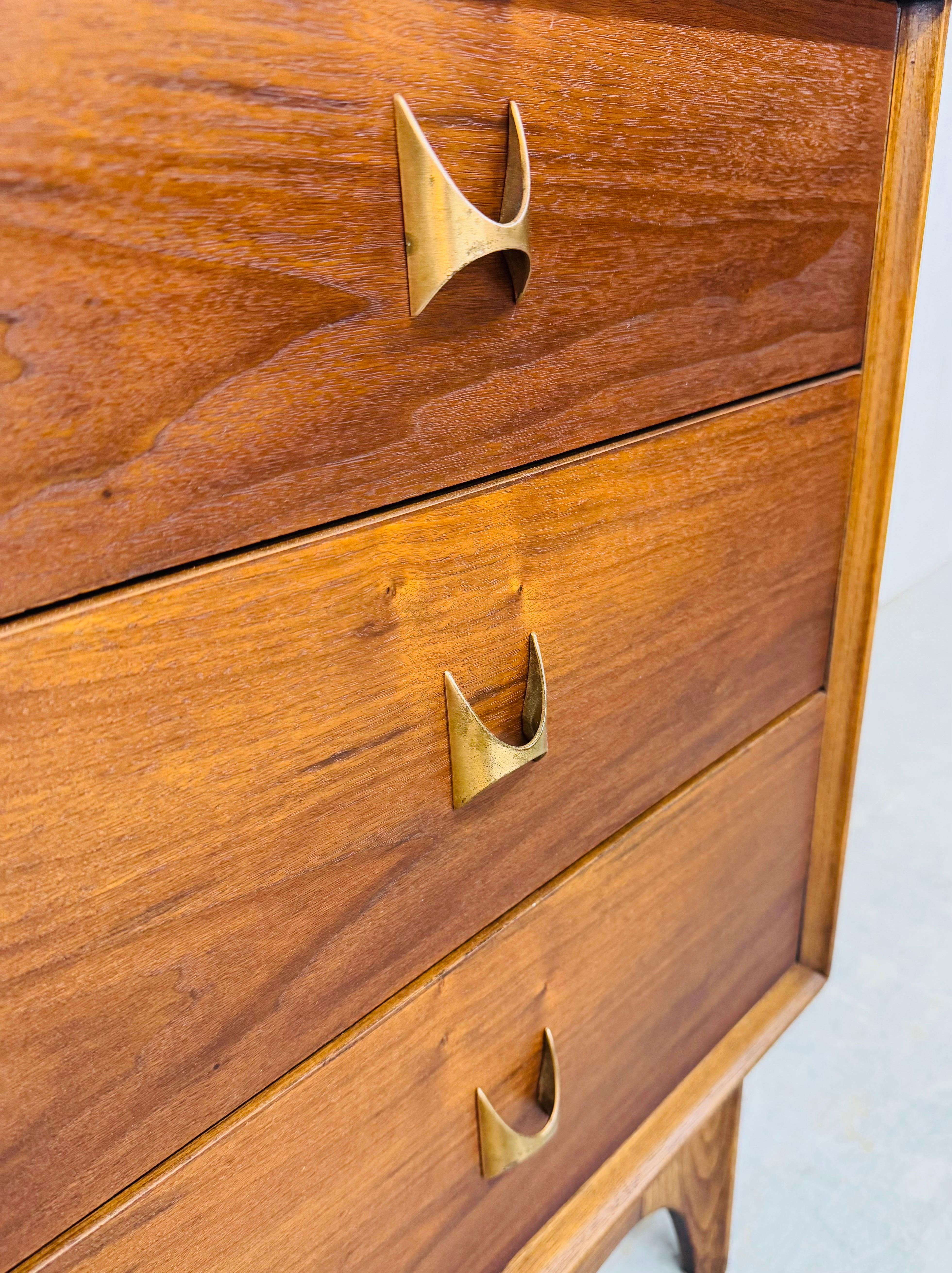 Mid-Century Modern Broyhill Brasilia Walnut 9-Drawer Dresser 2