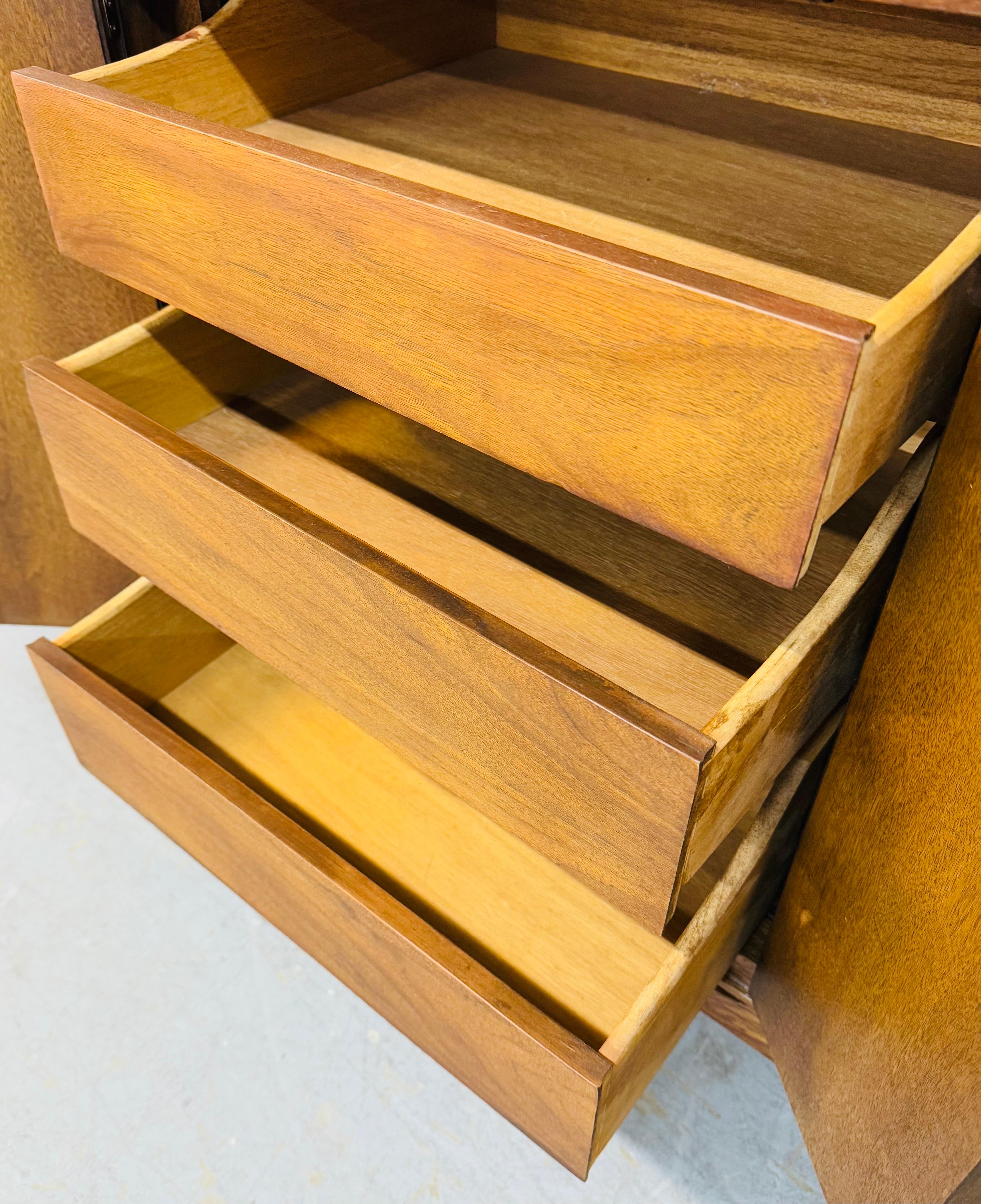 Mid-Century Modern Broyhill Brasilia Walnut 9-Drawer Dresser 3