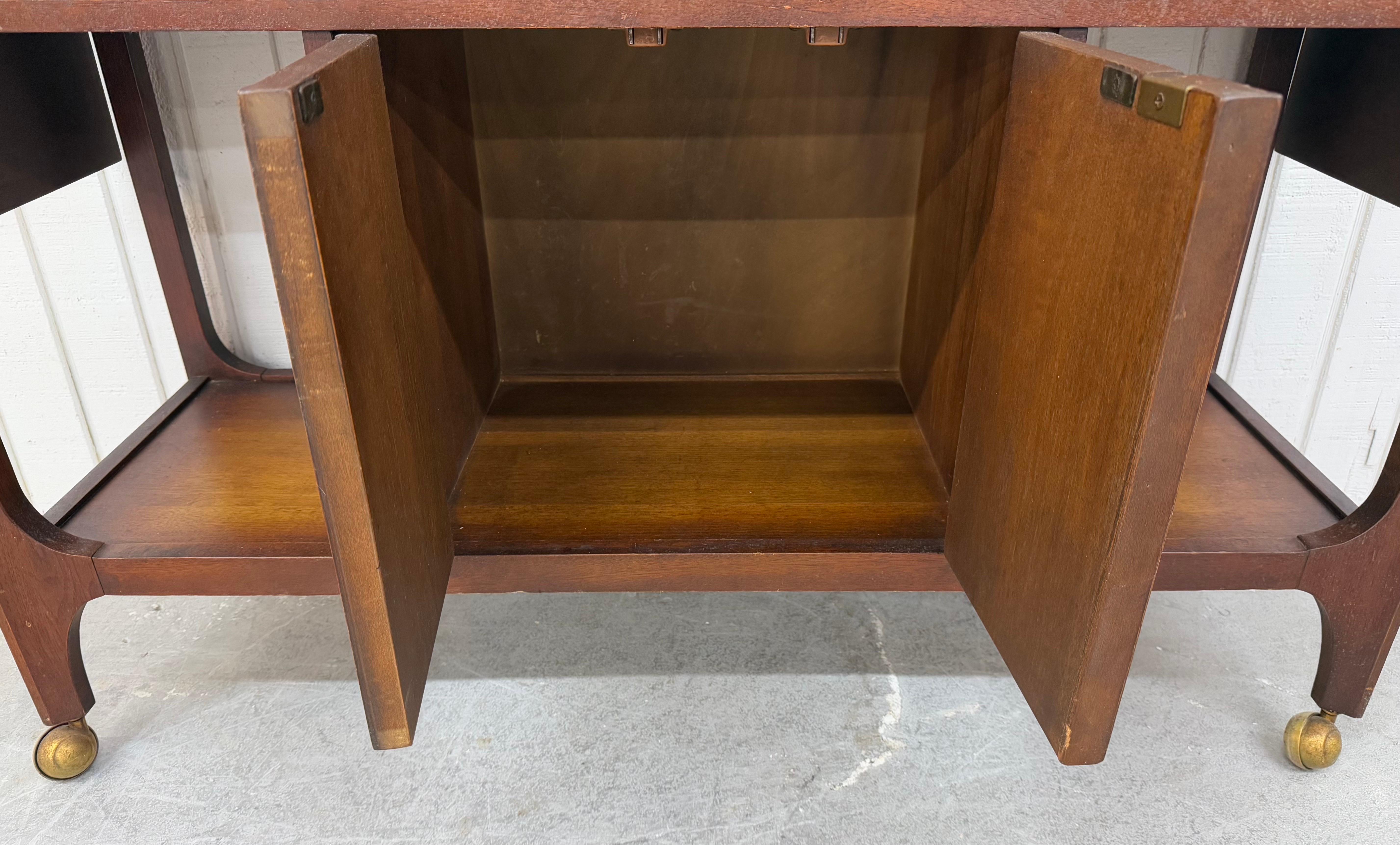 Broyhill Brasilia Barwagen aus Nussbaumholz, Mid-Century Modern 1