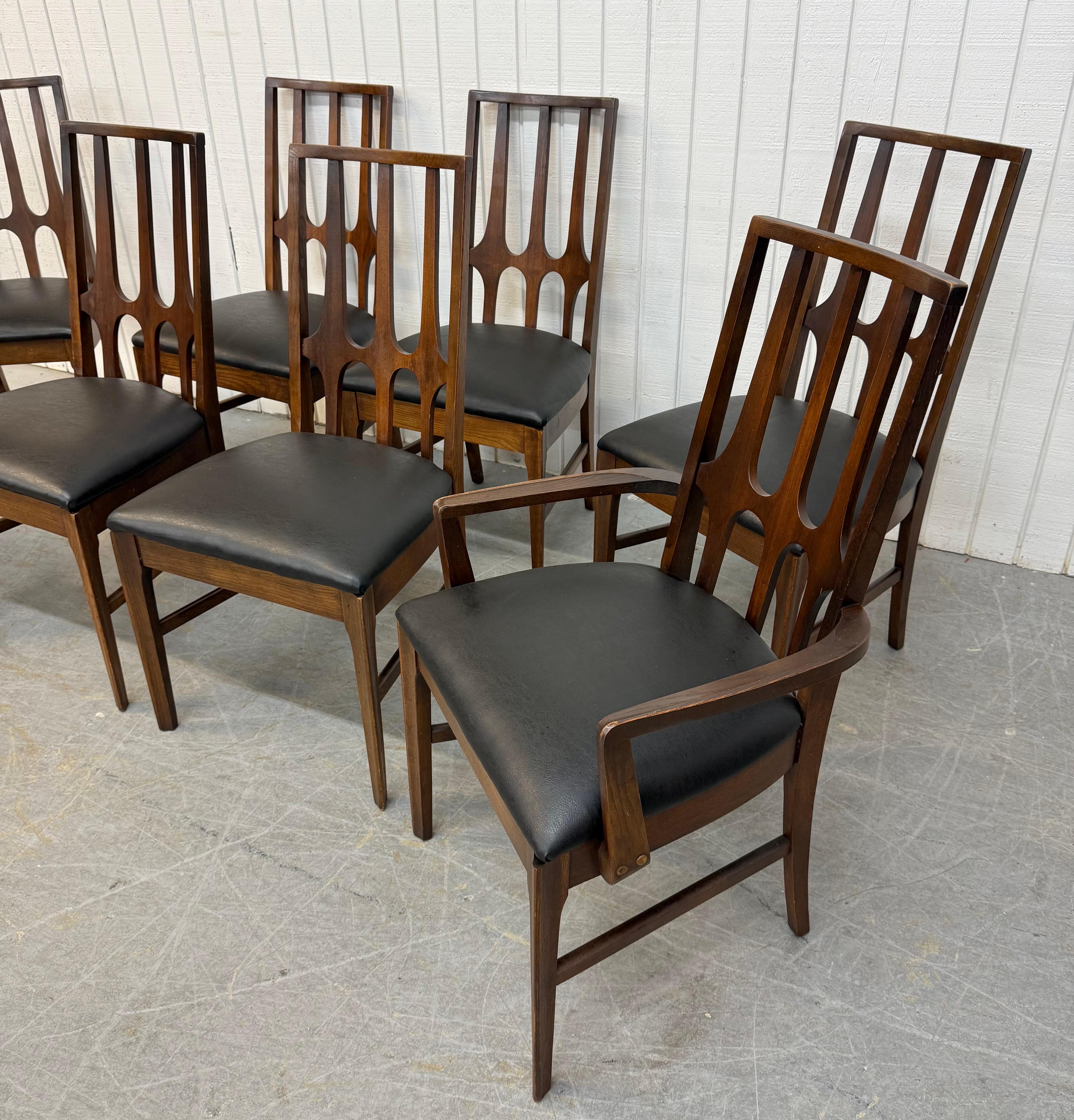 Mid-Century moderno Sedie da pranzo in legno di noce Broyhill Brasilia - Set di 8 sedie in vendita