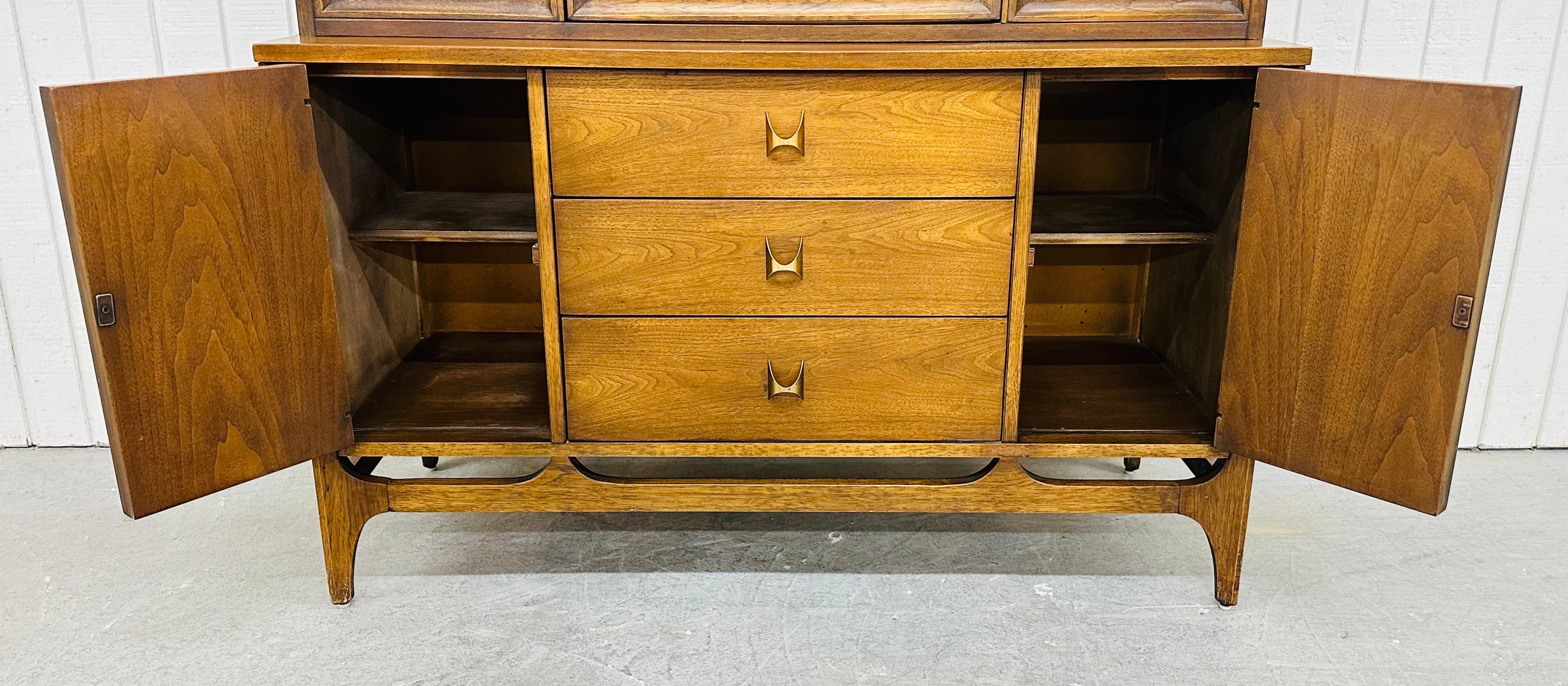 Brass Mid-Century Modern Broyhill Brasilia Walnut Display Cabinet For Sale