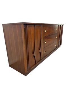 Mid-Century Modern Broyhill Brasilia Walnut Dresser