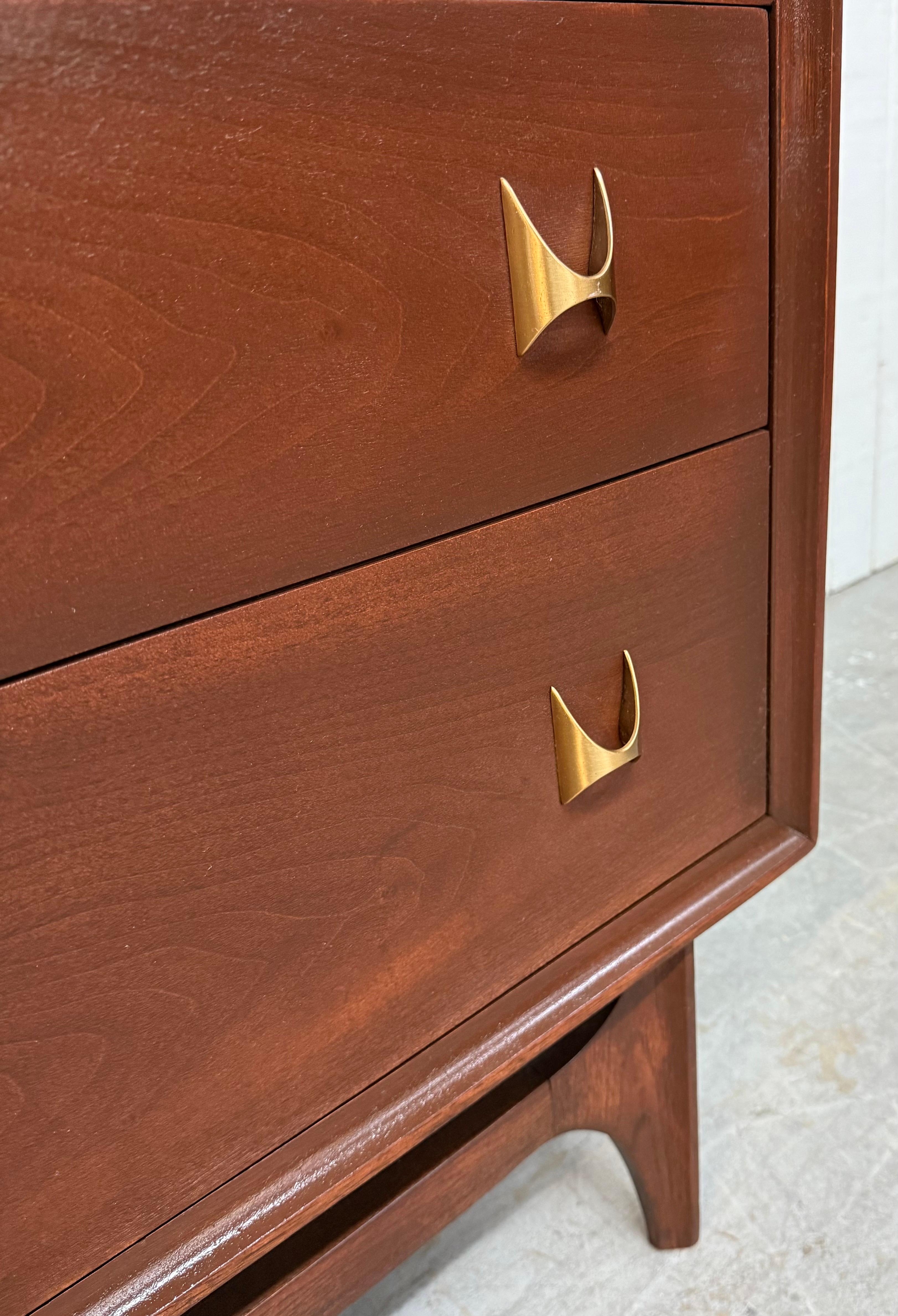 Mid-Century Modern Broyhill Brasilia Walnut Dresser 3