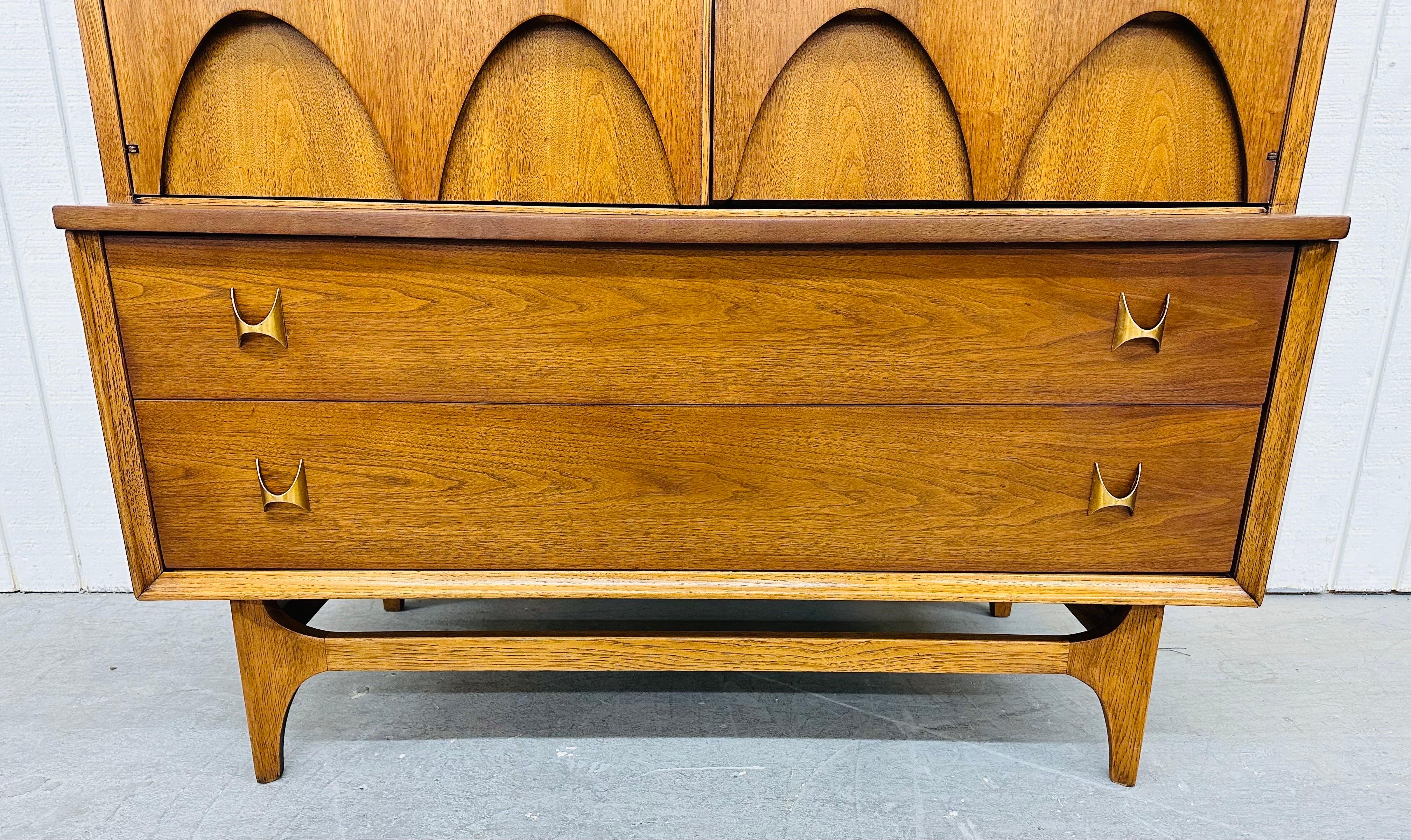 Mid-Century Modern Broyhill Brasilia Walnut High Chest For Sale 4