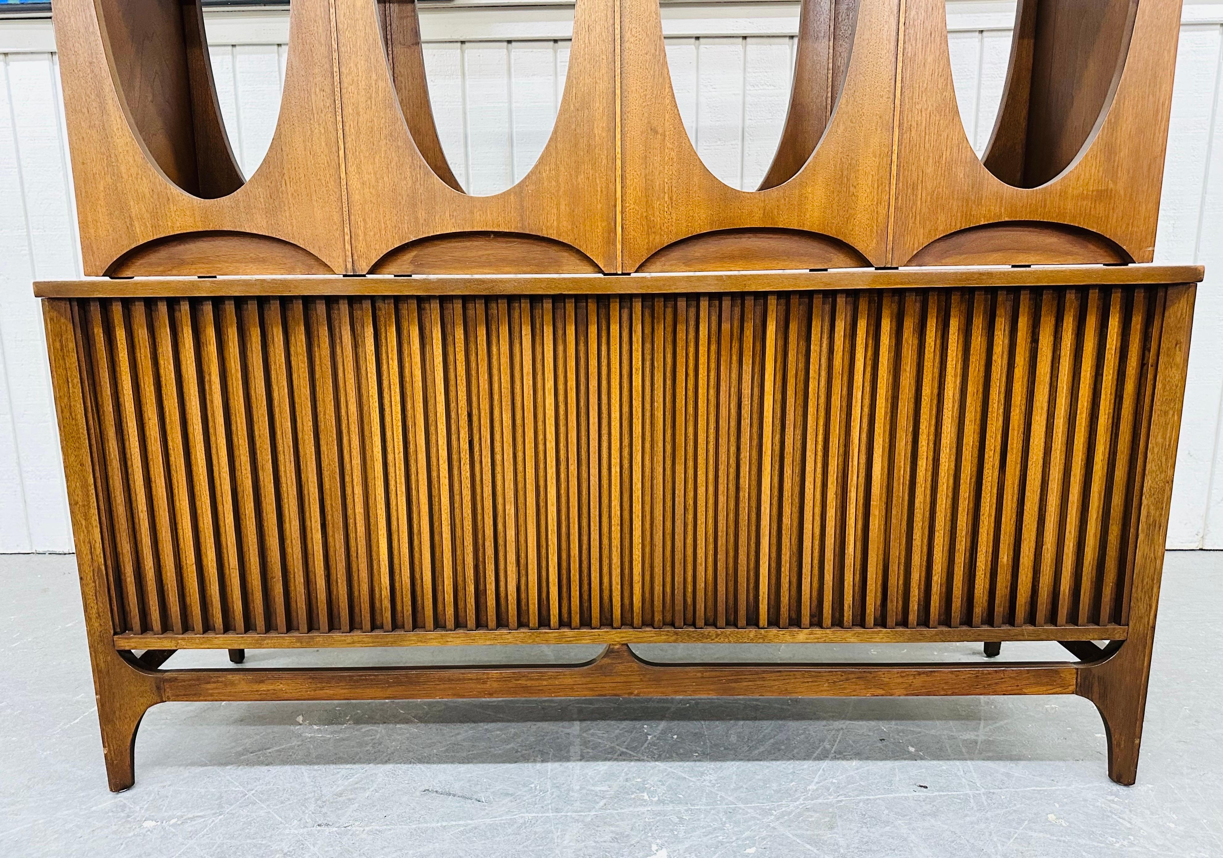 Mid-Century Modern Broyhill Brasilia Walnut Room Divider In Good Condition In Clarksboro, NJ