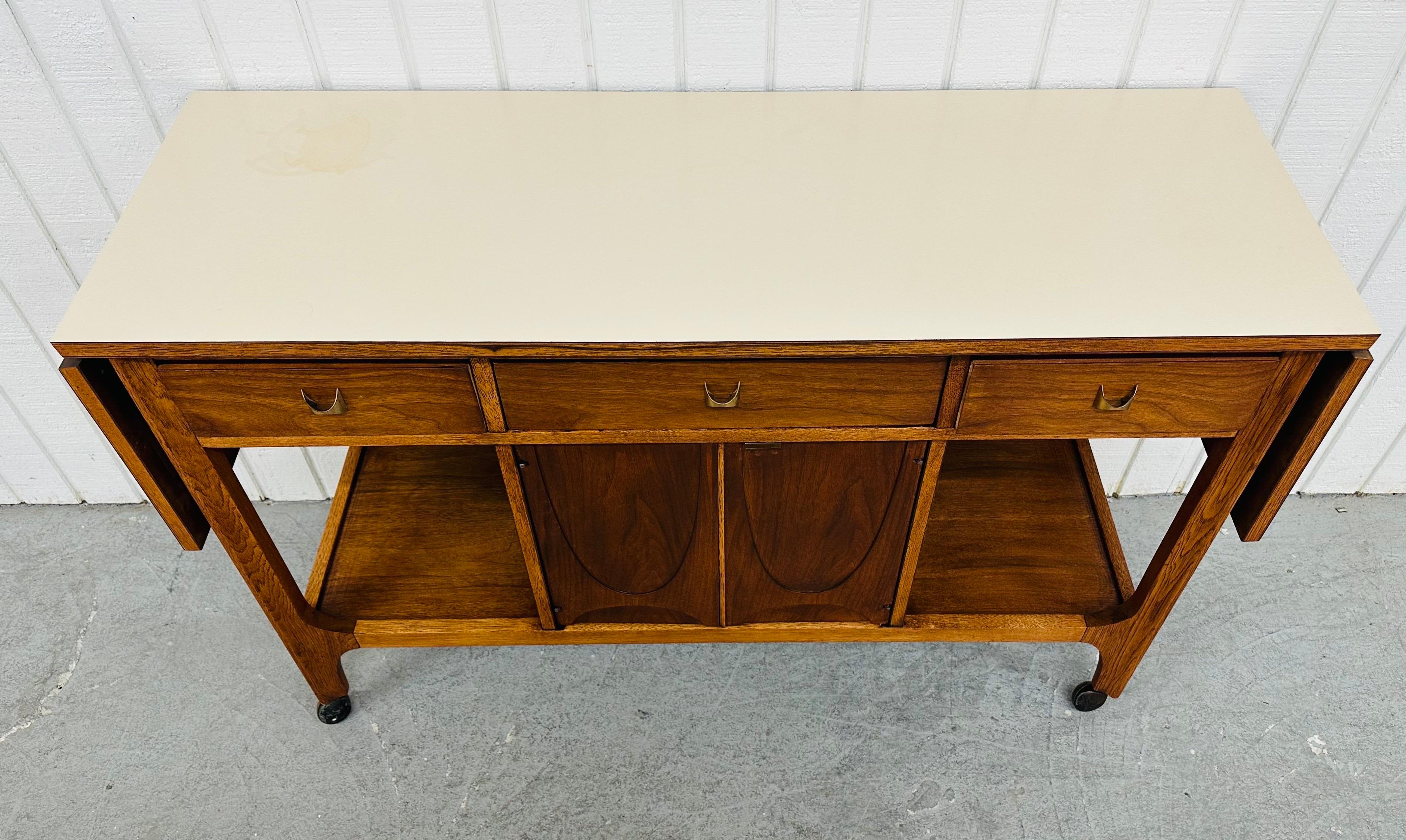 Mid-Century Modern Broyhill Brasilia Walnut Serving Cart In Good Condition In Clarksboro, NJ