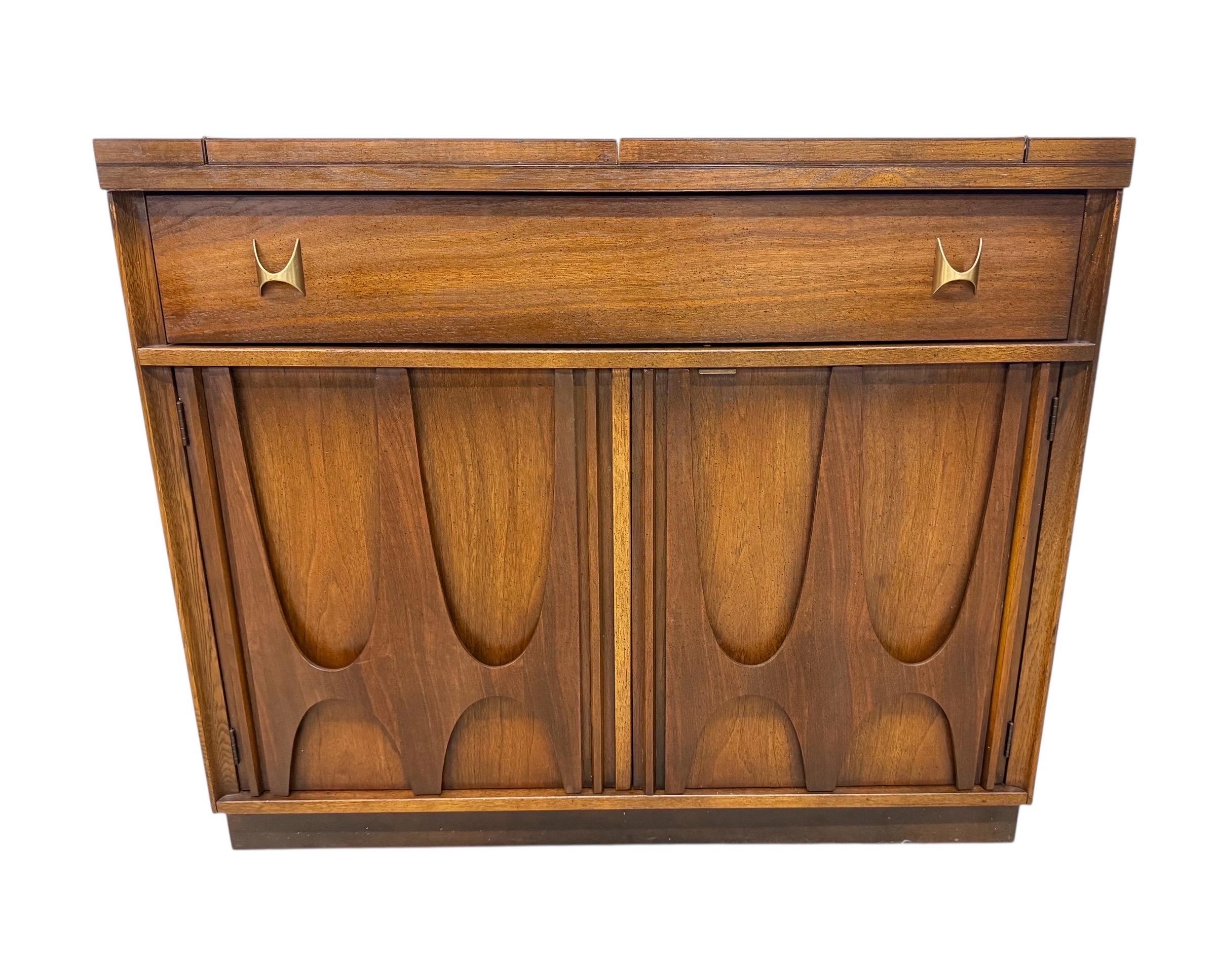 Mid-Century Modern Broyhill Brasilia Walnut Serving Cart For Sale
