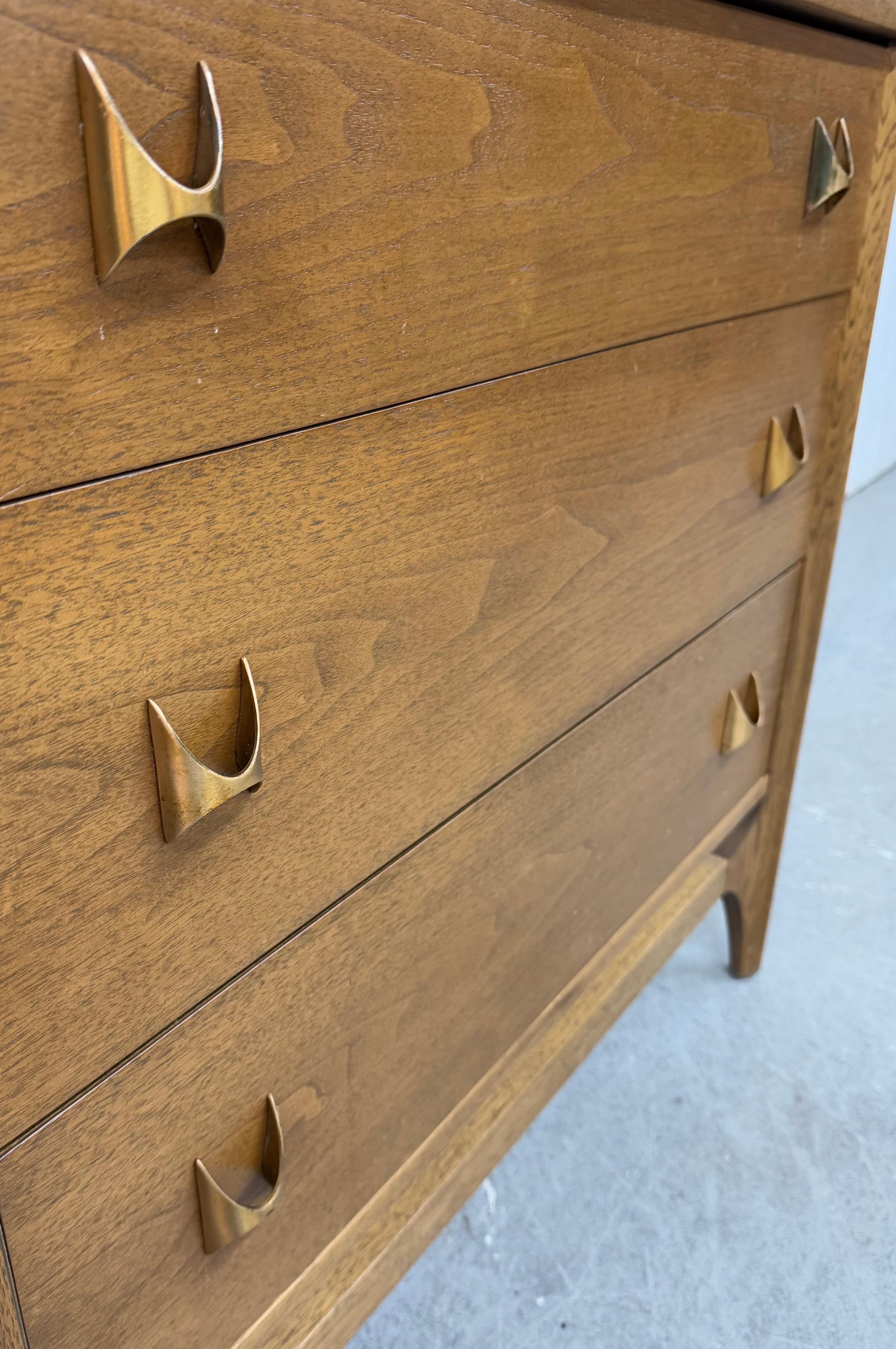 Mid-Century Modern Broyhill Brasilia Walnut Sideboard 4