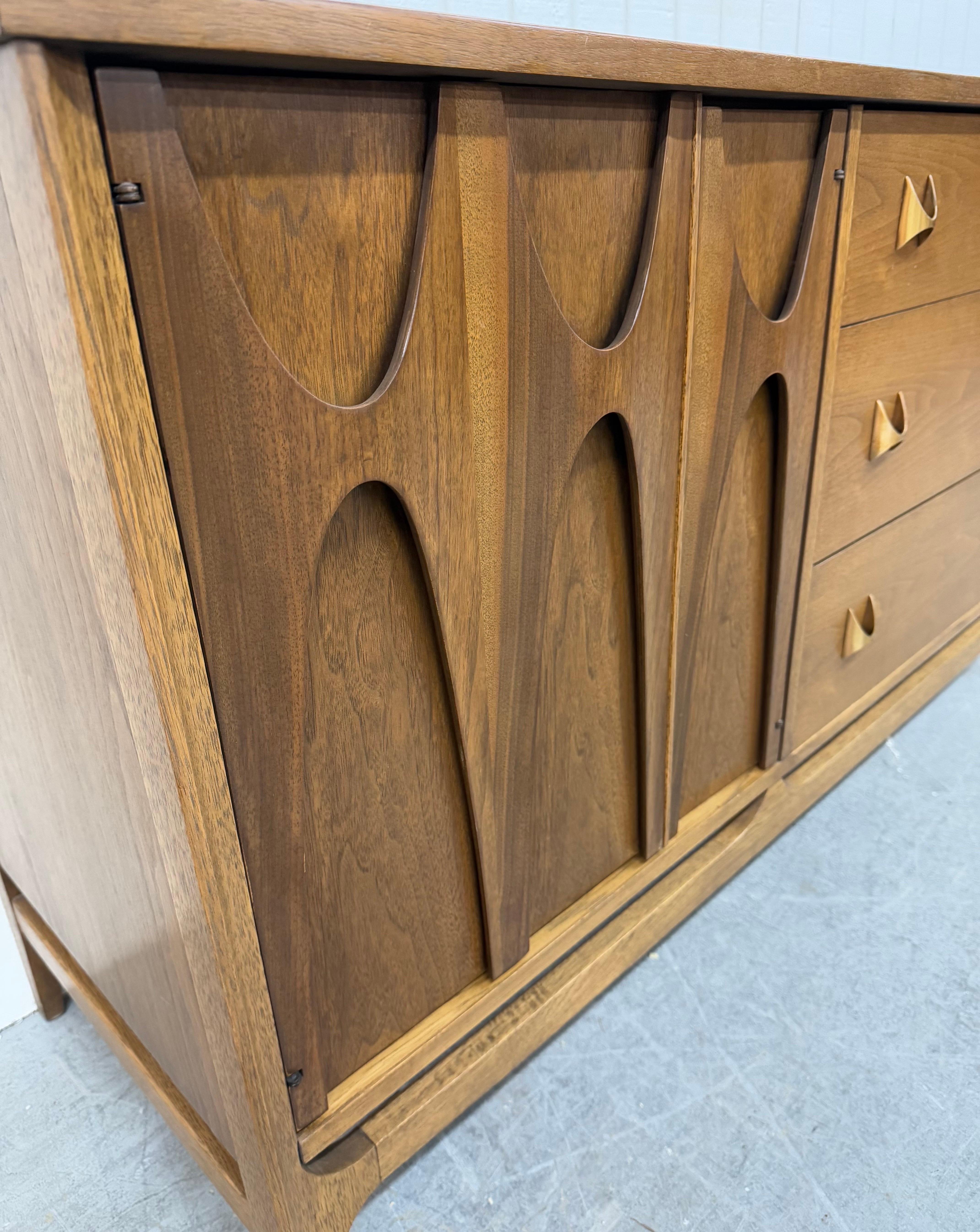Mid-Century Modern Broyhill Brasilia Walnut Sideboard 1